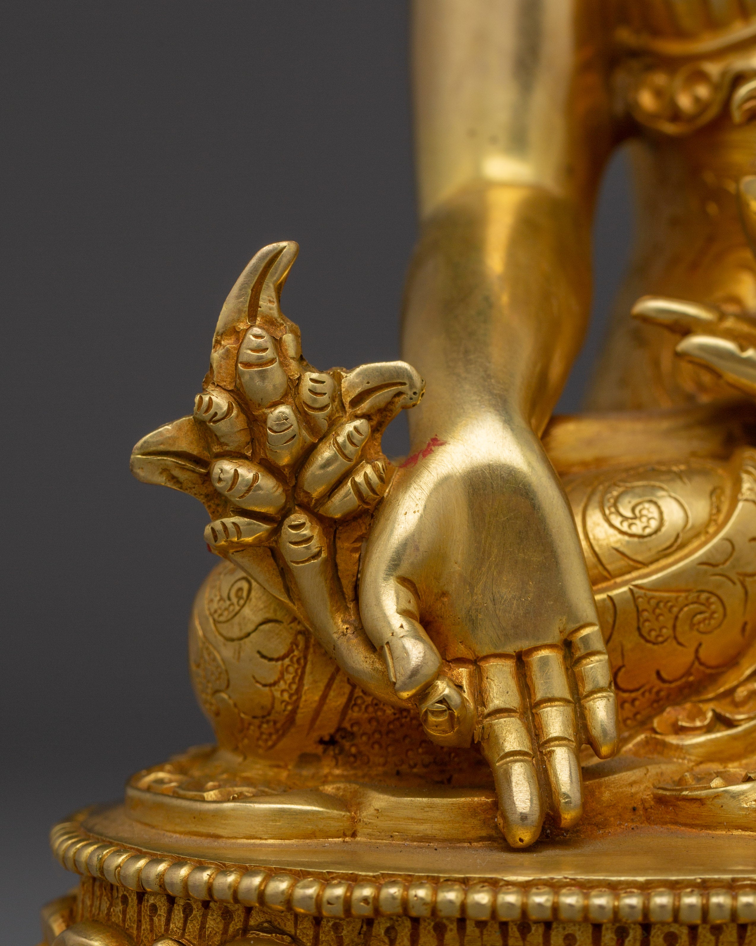 Healing Deity Medicine Buddha of Tibetan Buddhism | The Supreme Healer