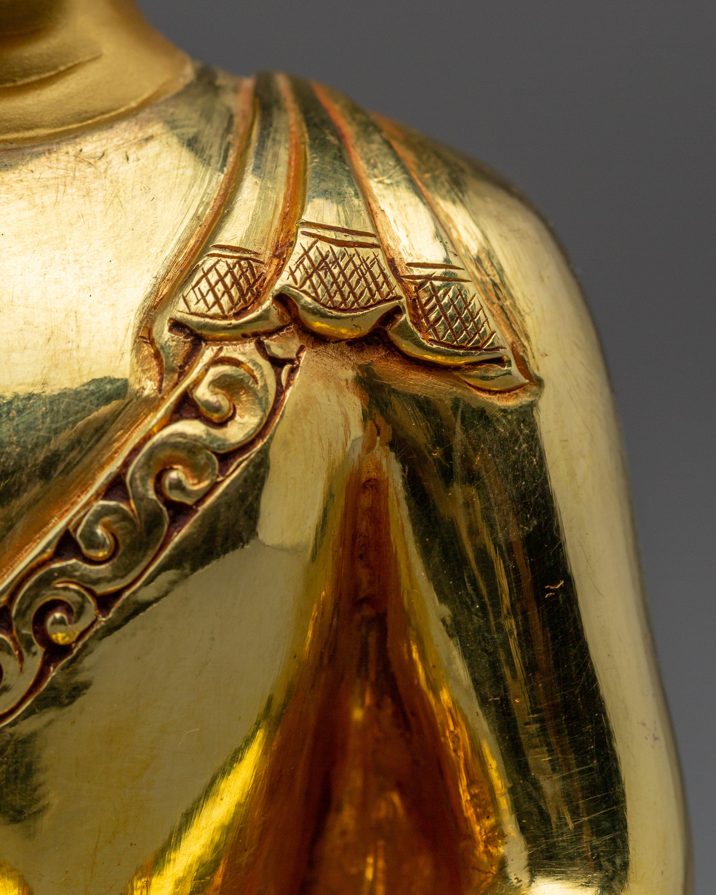 Traditional Serene Shakyamuni Buddha Sculpture | Enlightenment Symbol