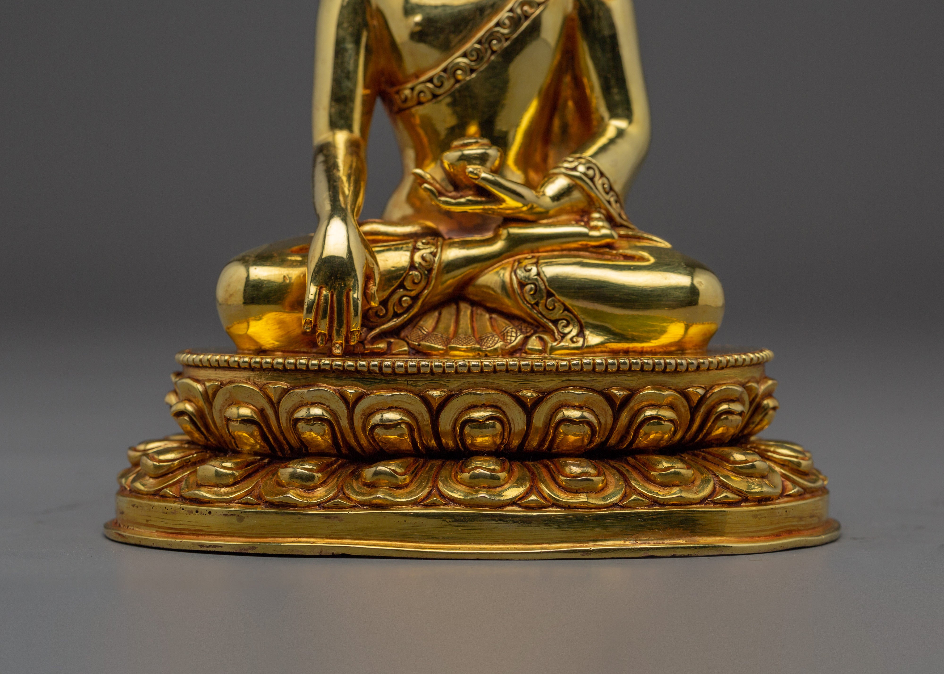 Traditional Serene Shakyamuni Buddha Sculpture | Enlightenment Symbol