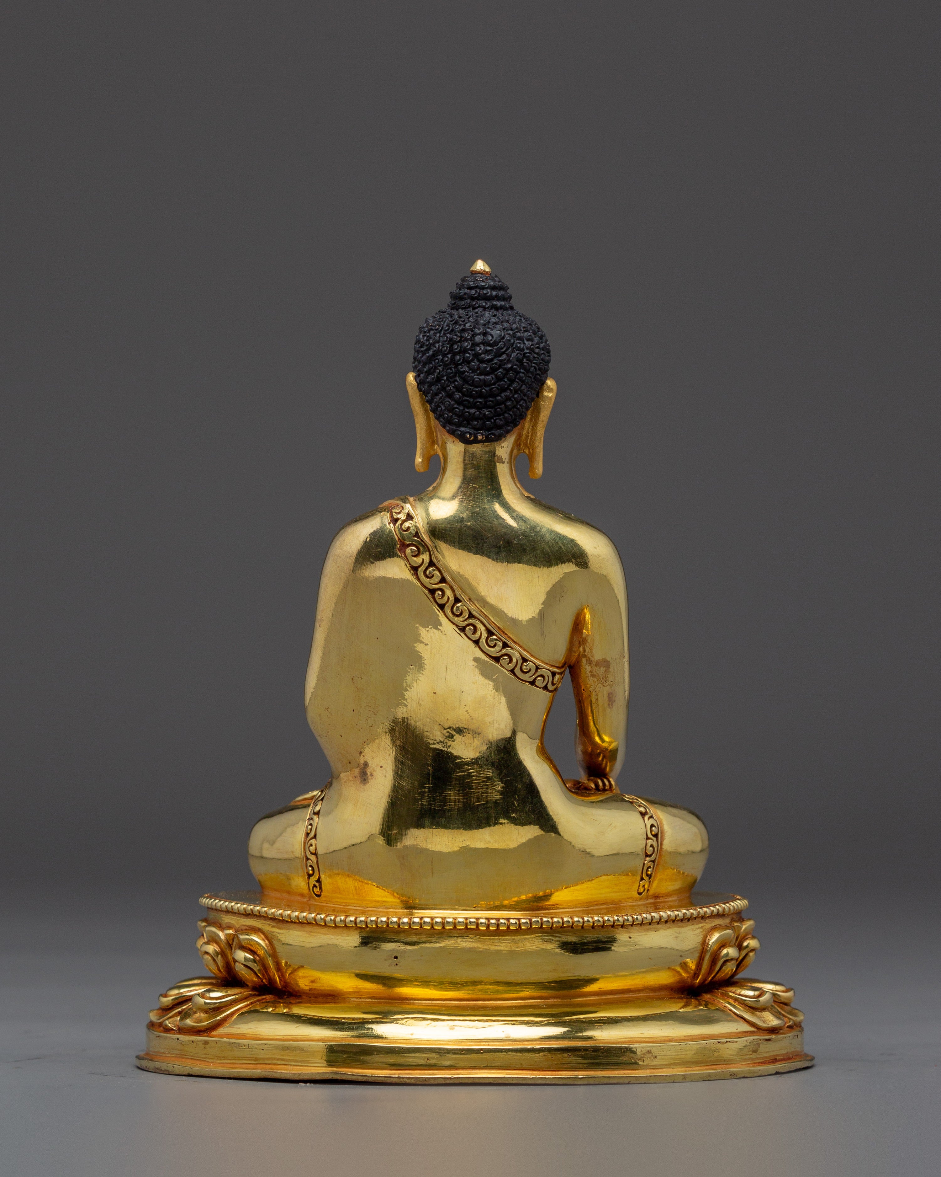 Traditional Serene Shakyamuni Buddha Sculpture | Enlightenment Symbol