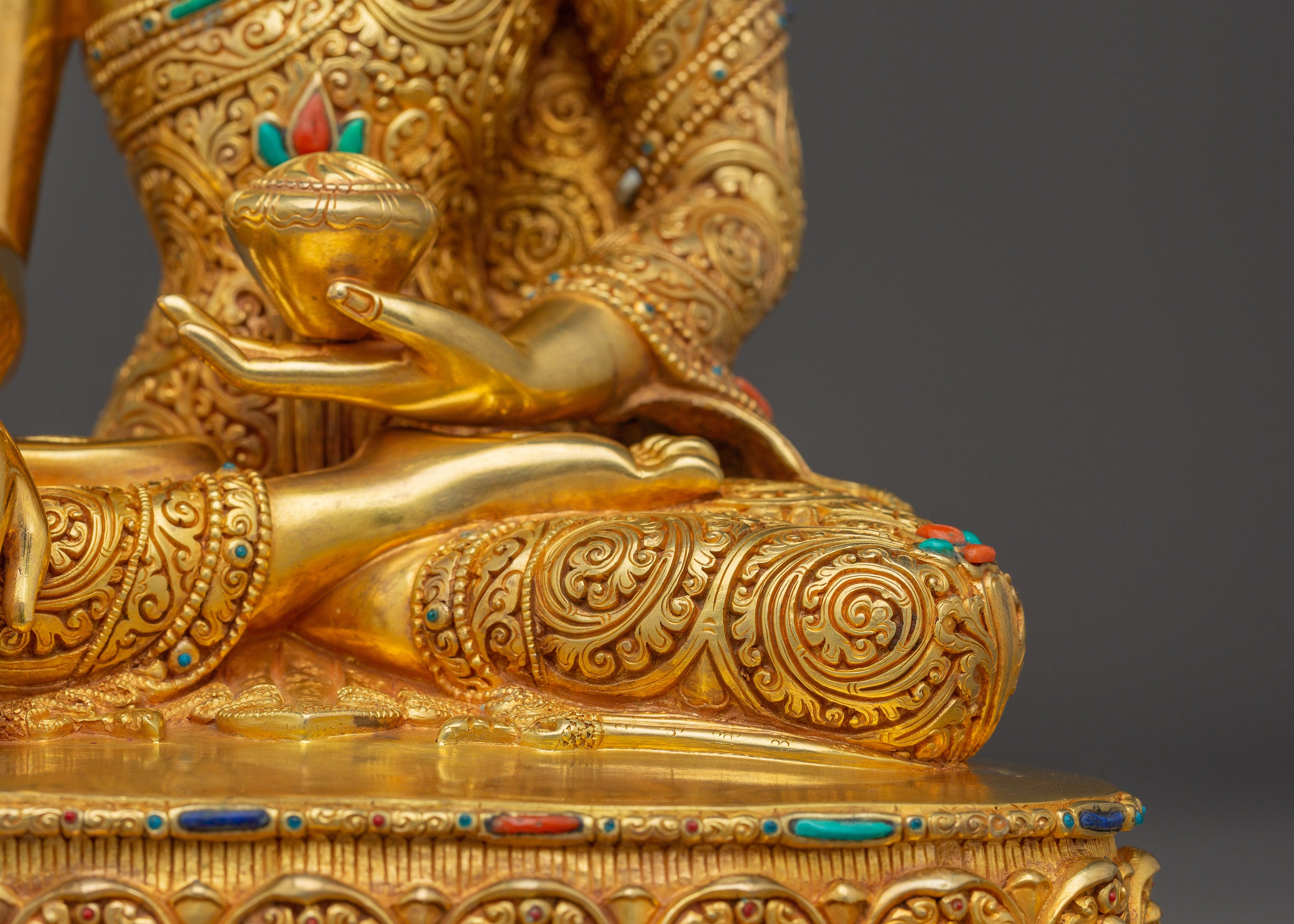 Spiritual Sculpture Shakyamuni Buddha | Peaceful Meditation Figure