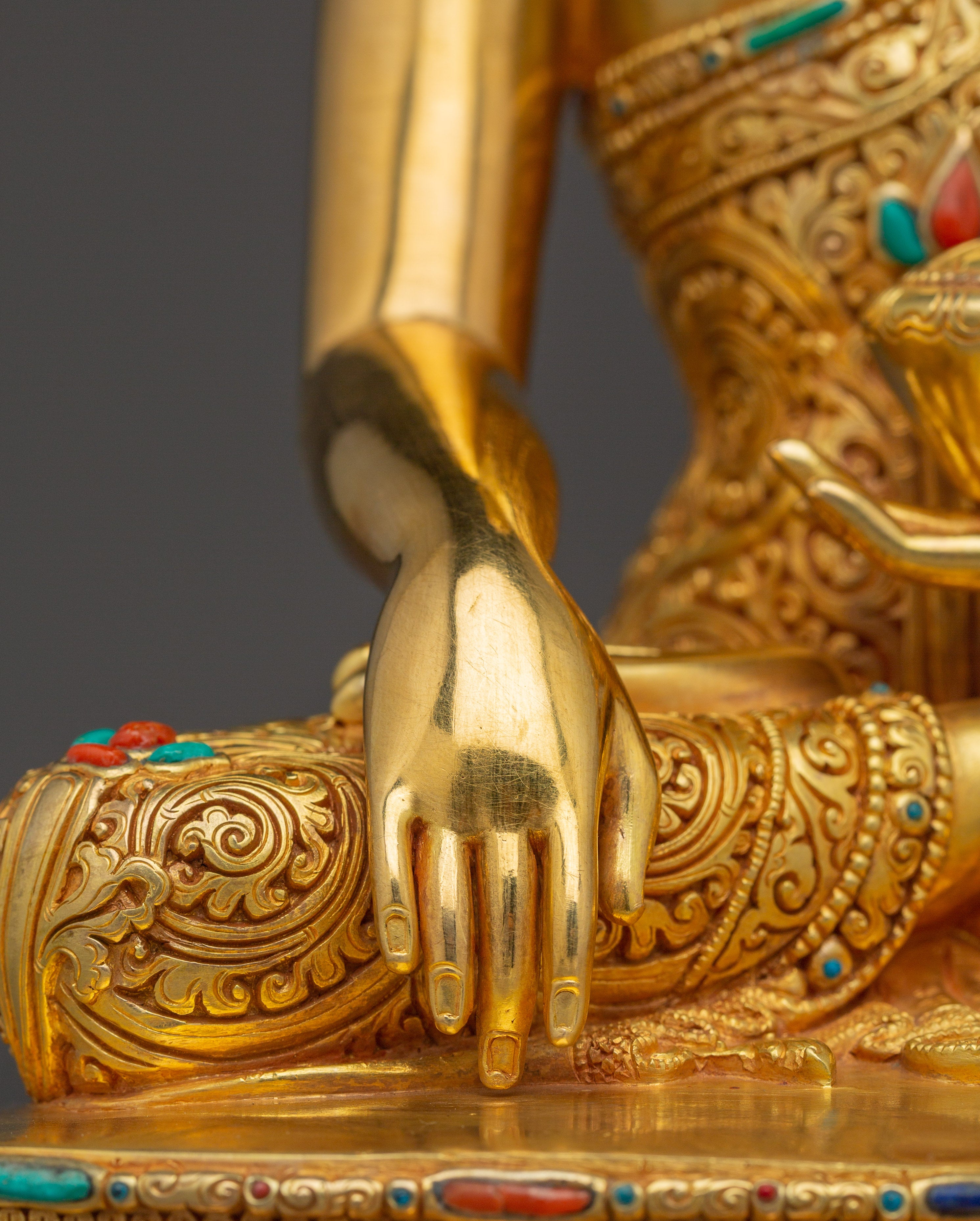 Spiritual Sculpture Shakyamuni Buddha | Peaceful Meditation Figure