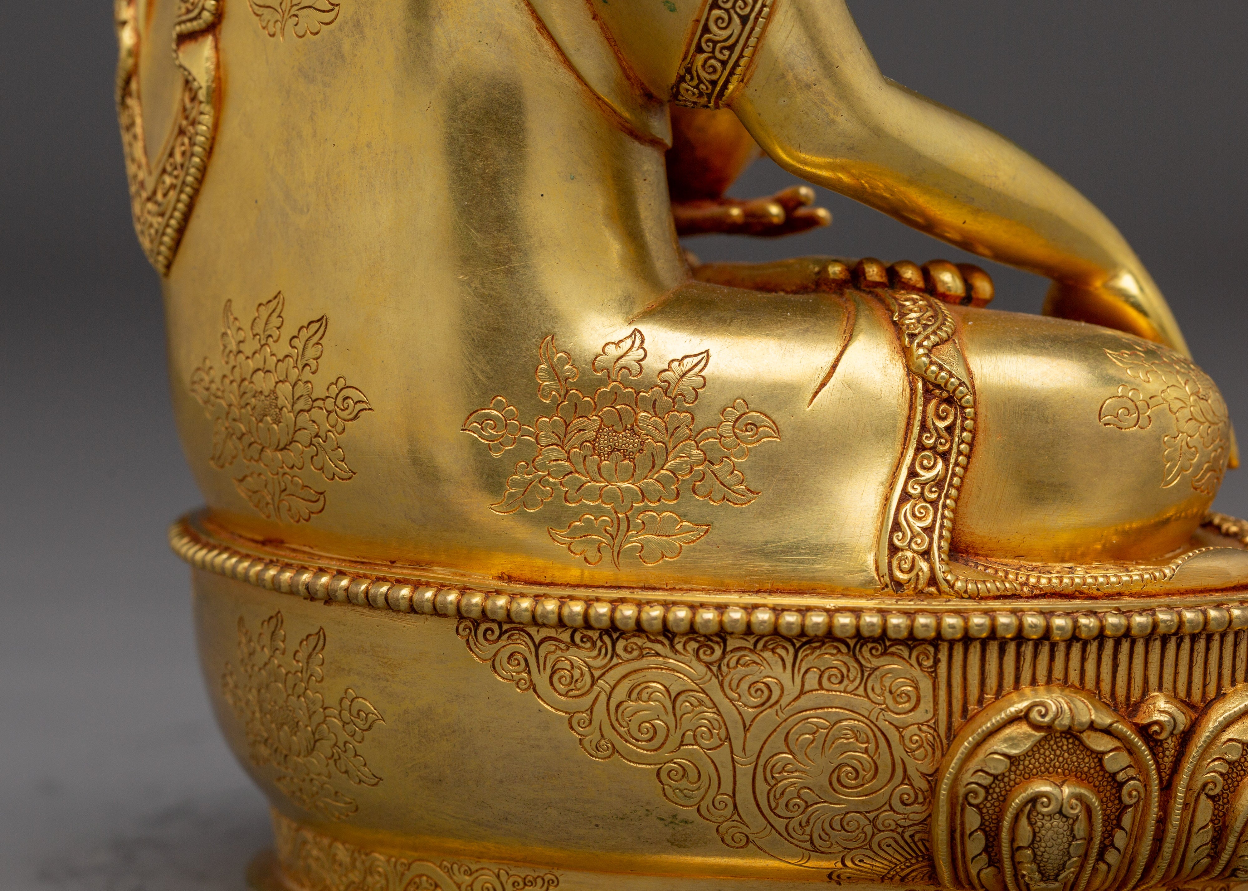 Serene Tibetan Shakyamuni Buddha Art | Enlightenment Symbol Gautama Buddha