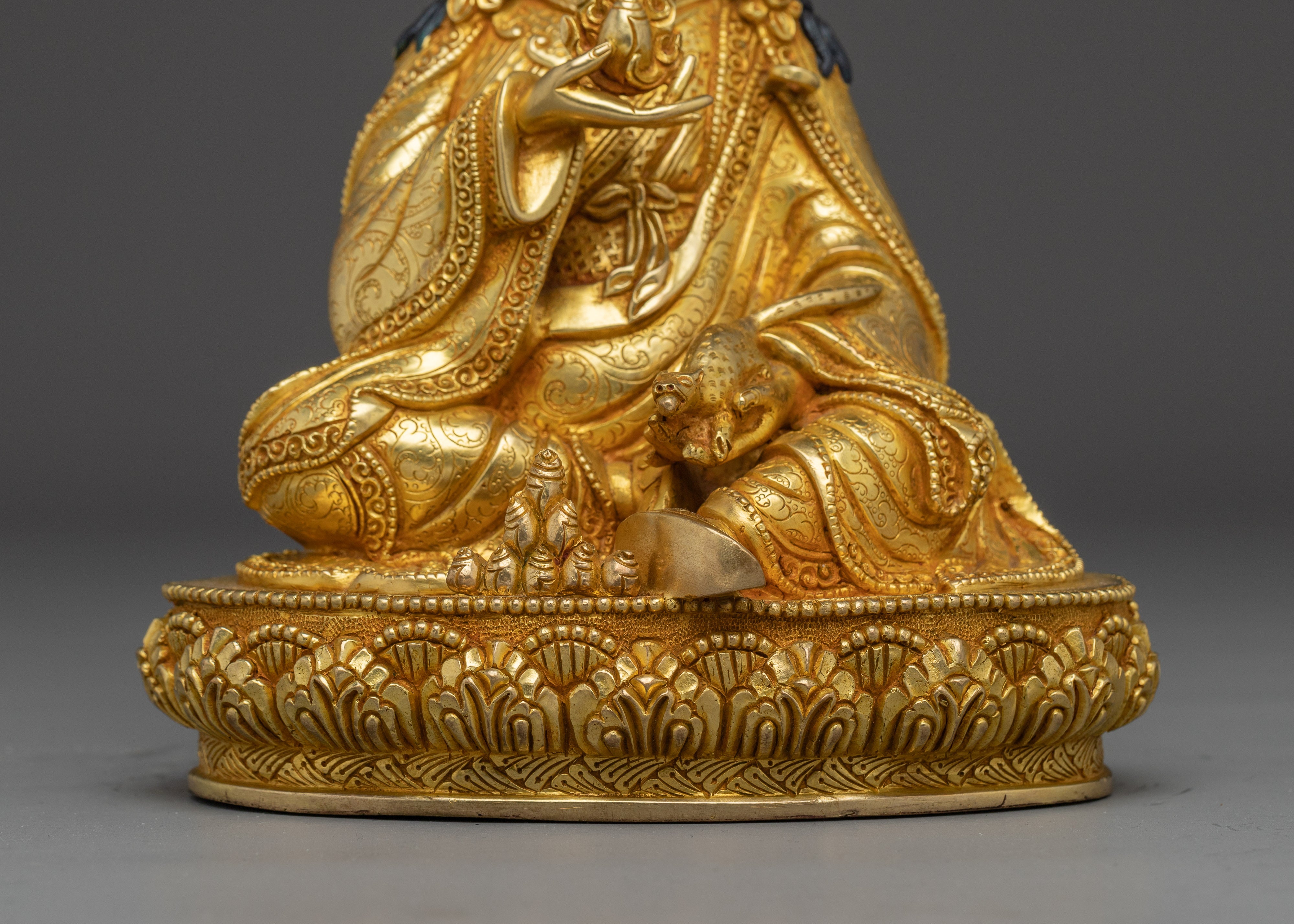 Golden Guru Norla Statue | Buddhist Spiritual Artwork