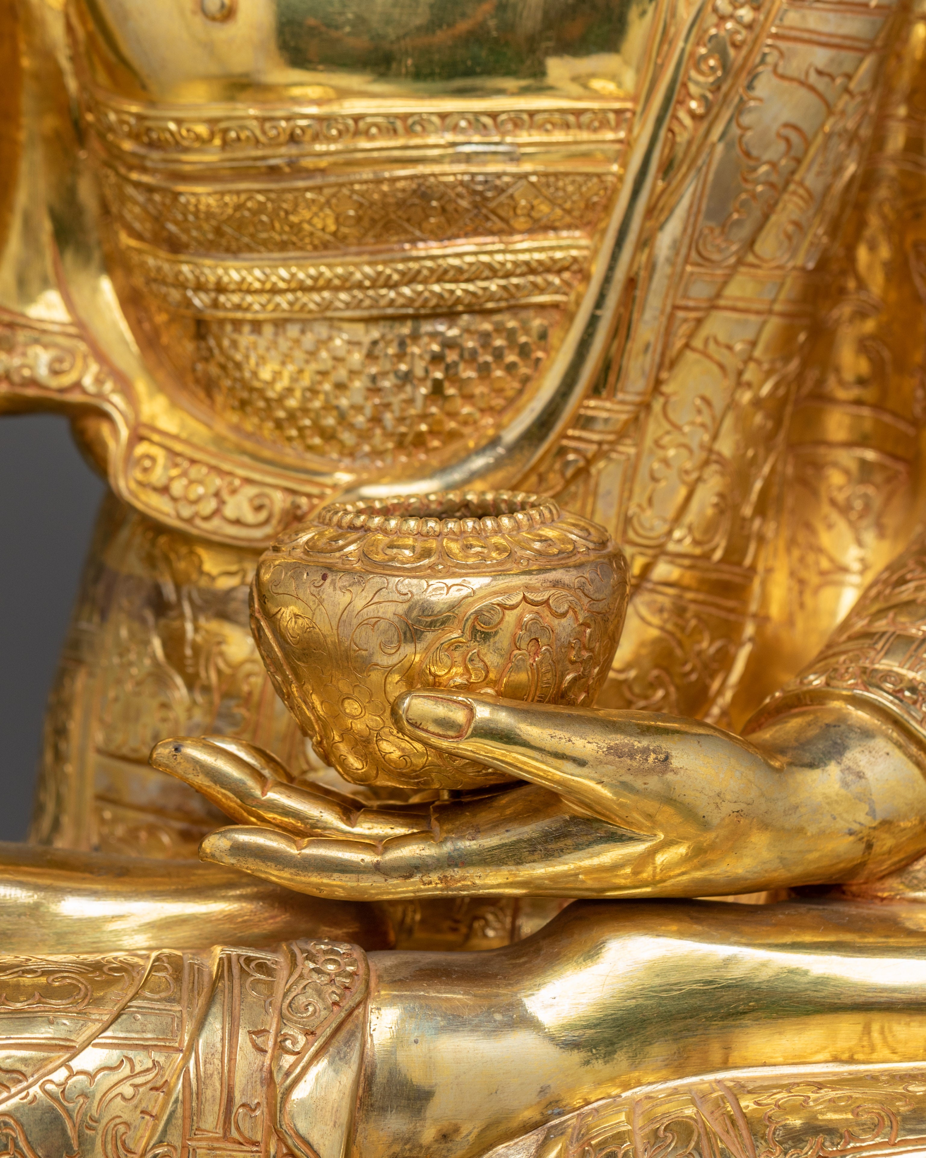 Radiant Shakyamuni Buddha with Halo Statue for Spirituality