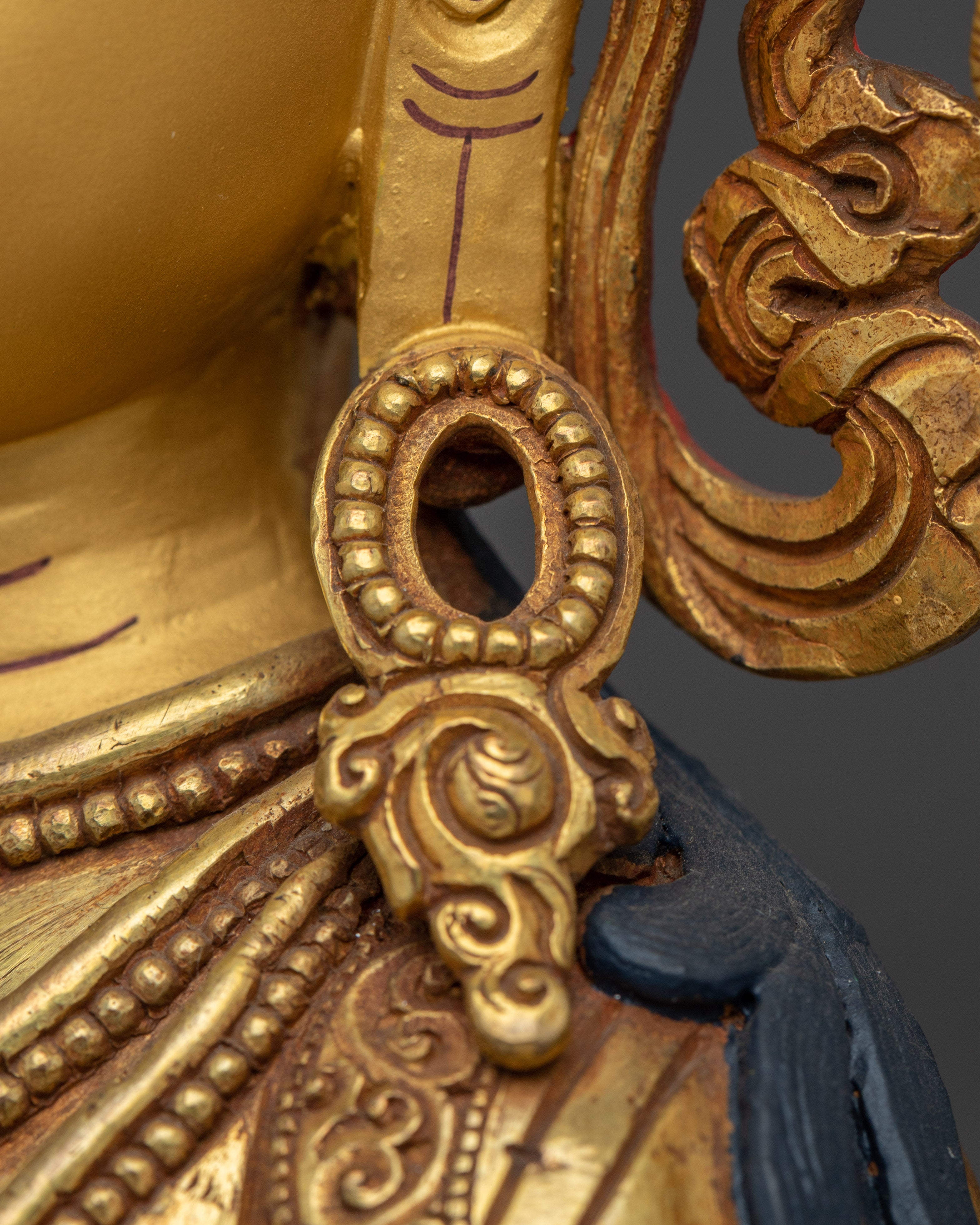 Protective Bodhisattva Chenrezig Art | The one who looks with unwavering eye