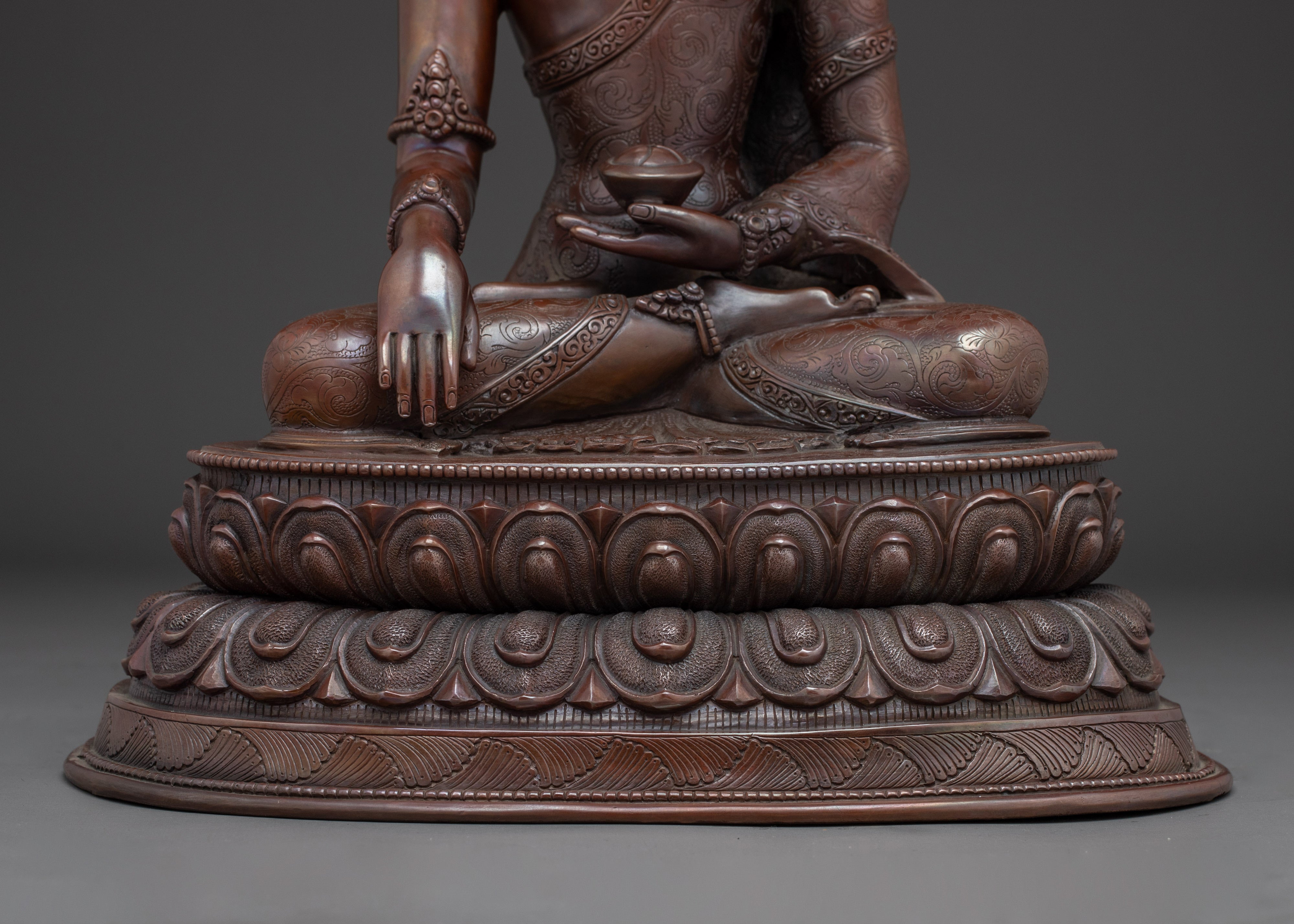 Statue of Crowned Shakyamuni buddha | The Founder of Buddhism