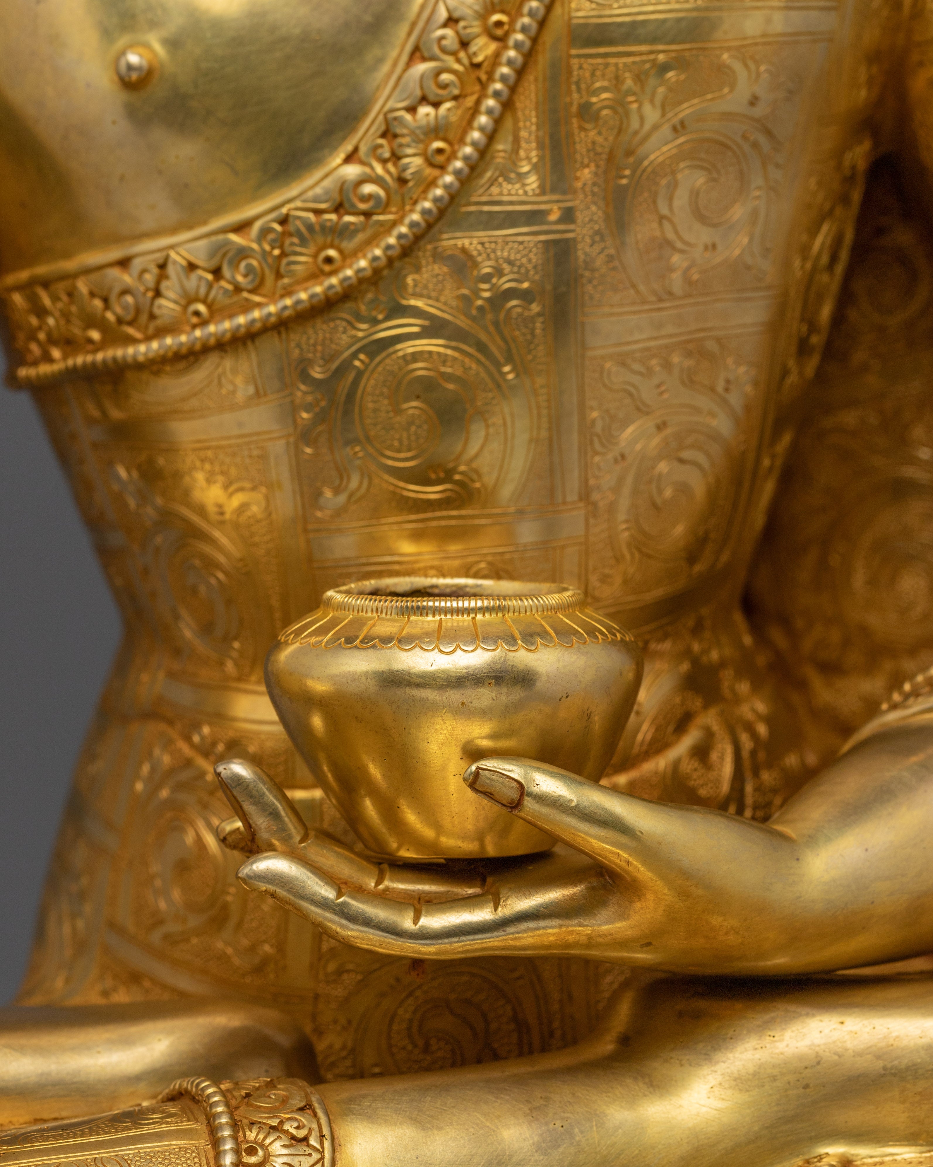 Shakyamuni Buddha Statue: The Founder of Buddhism