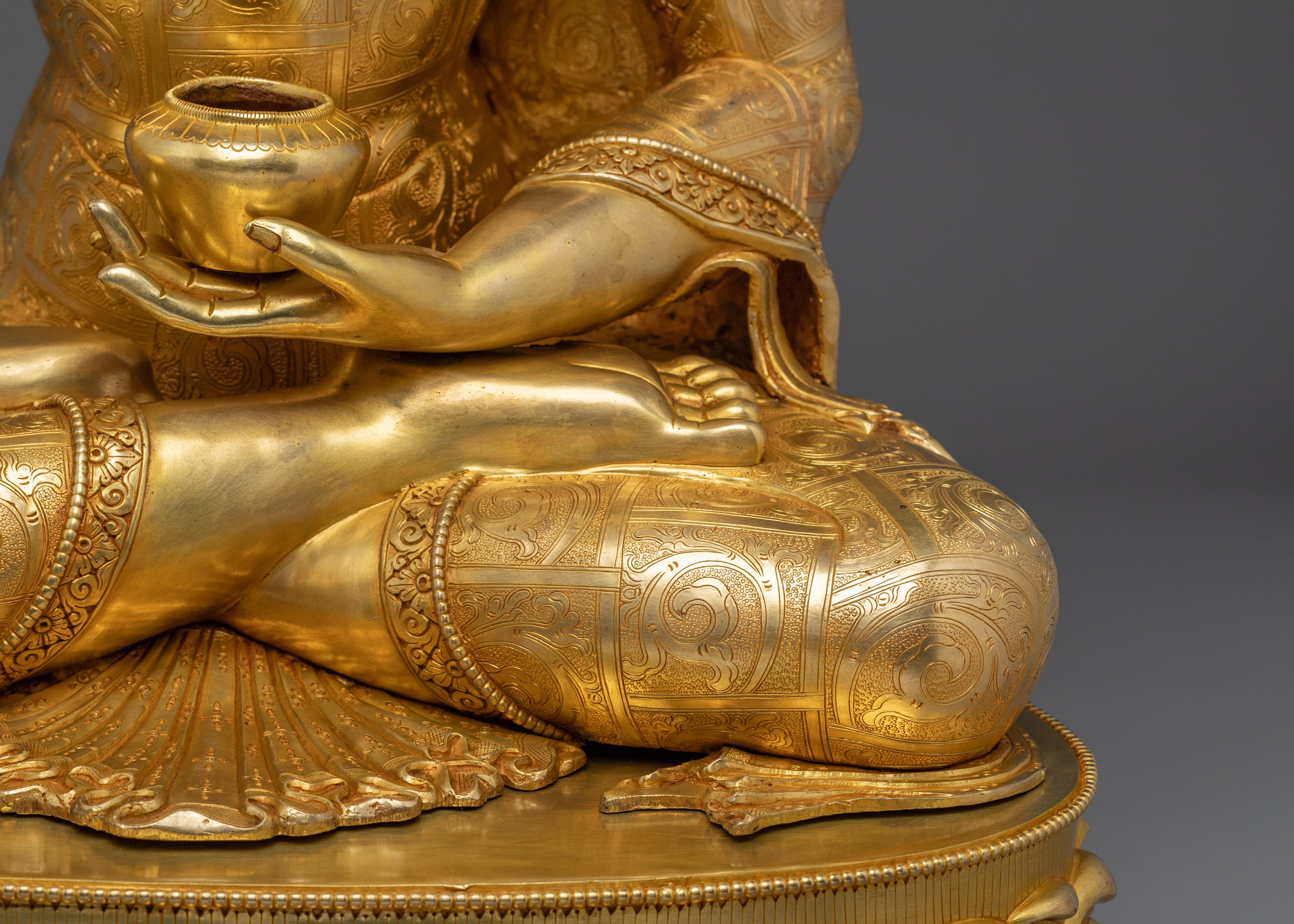 Shakyamuni Buddha Statue: The Founder of Buddhism