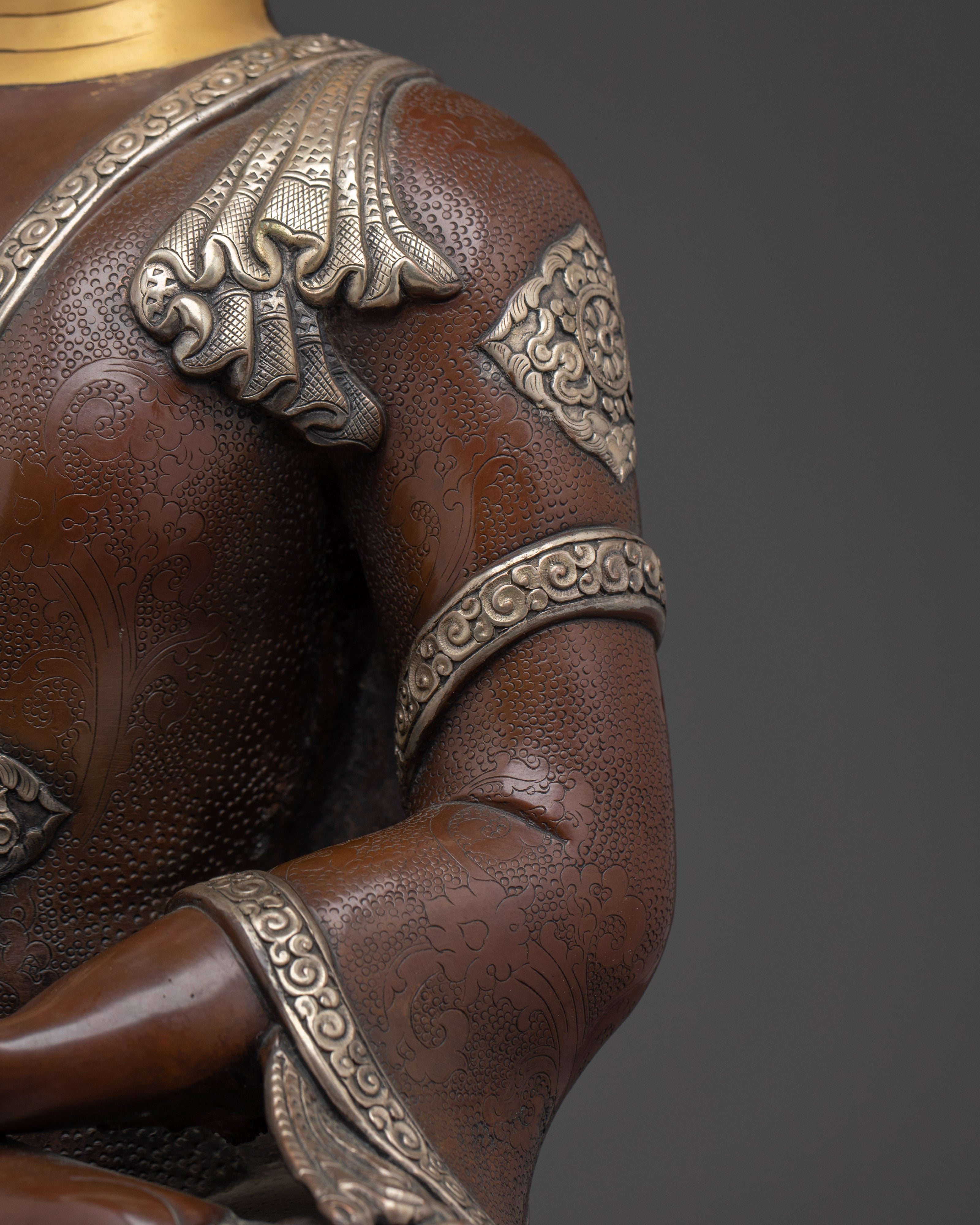 Shakyamuni Buddha Statue in Silver-Plated Oxidized Copper | Buddhist Statue for Meditation