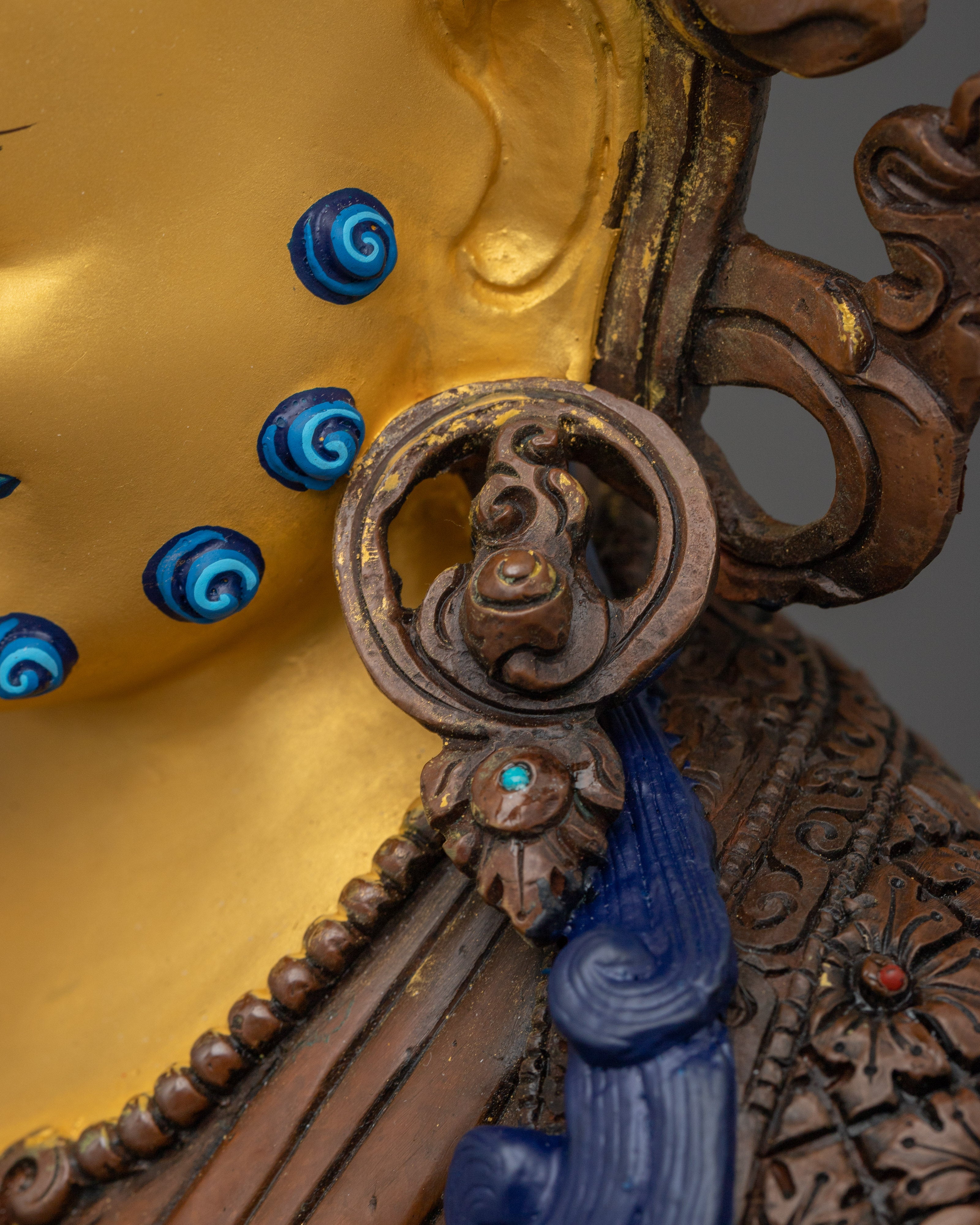 Dzambhala Statue: Buddhist Wealth Symbol
