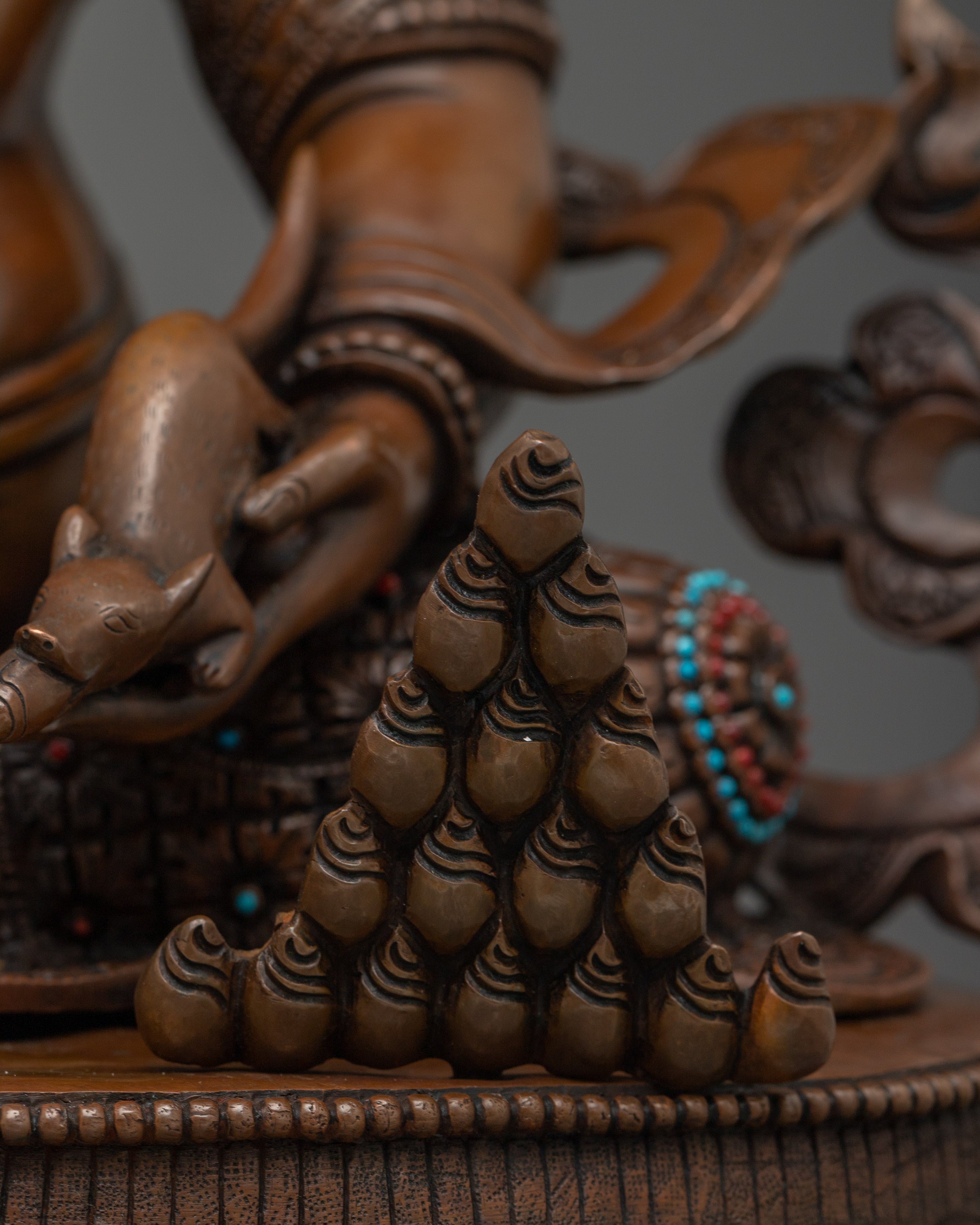 Dzambhala Statue: Buddhist Wealth Symbol