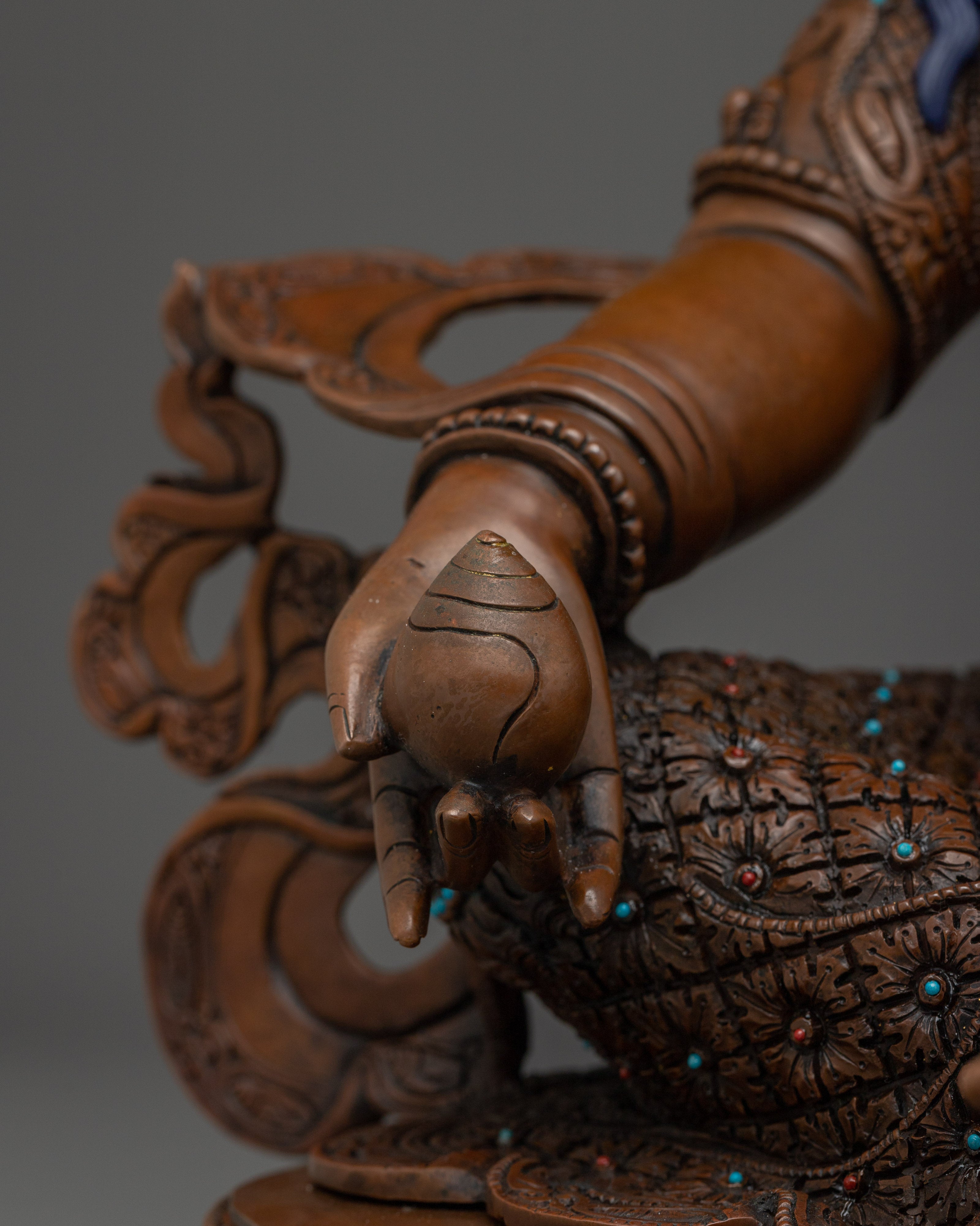 Dzambhala Statue: Buddhist Wealth Symbol