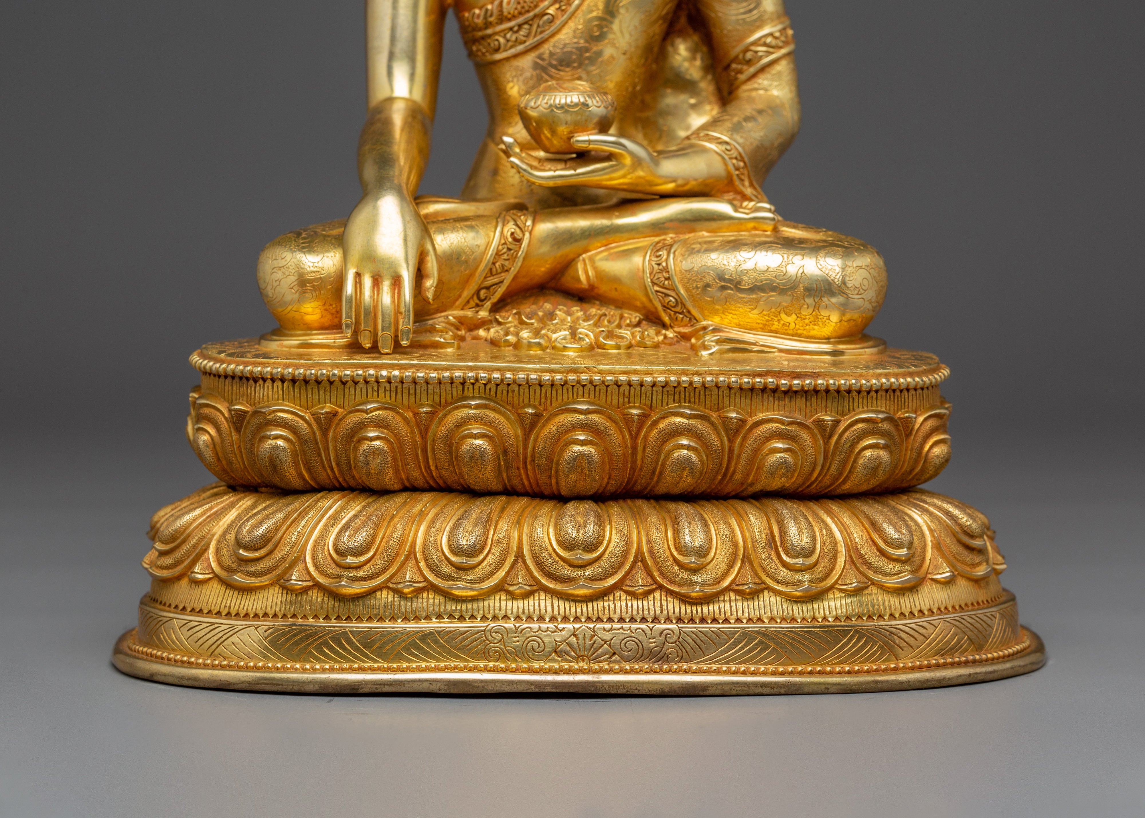 Shakyamuni Buddha with Gold Gilding | Ideal for meditation, spiritual practice