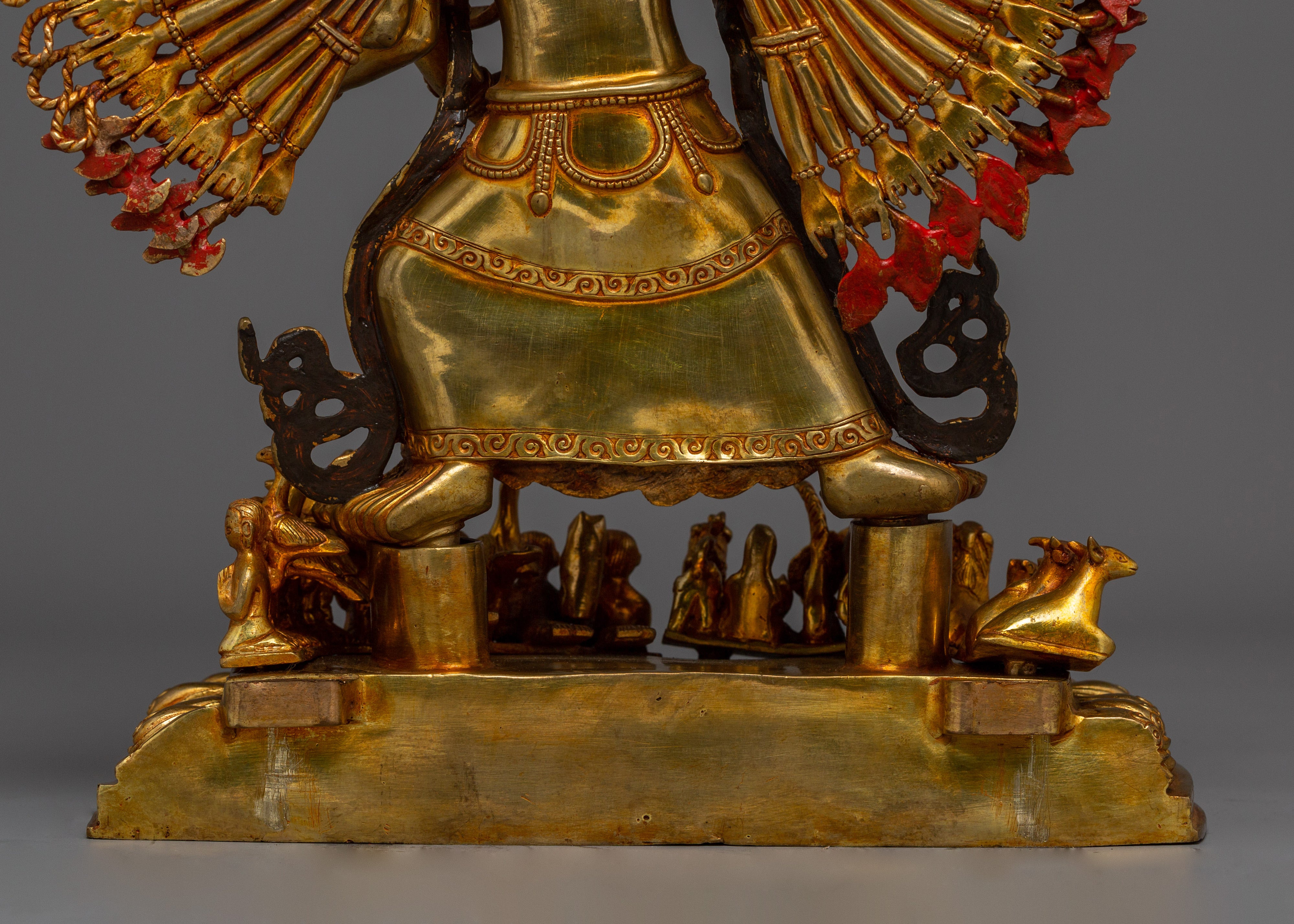 1000 Armed Dukar Statue: White Parasol Deity