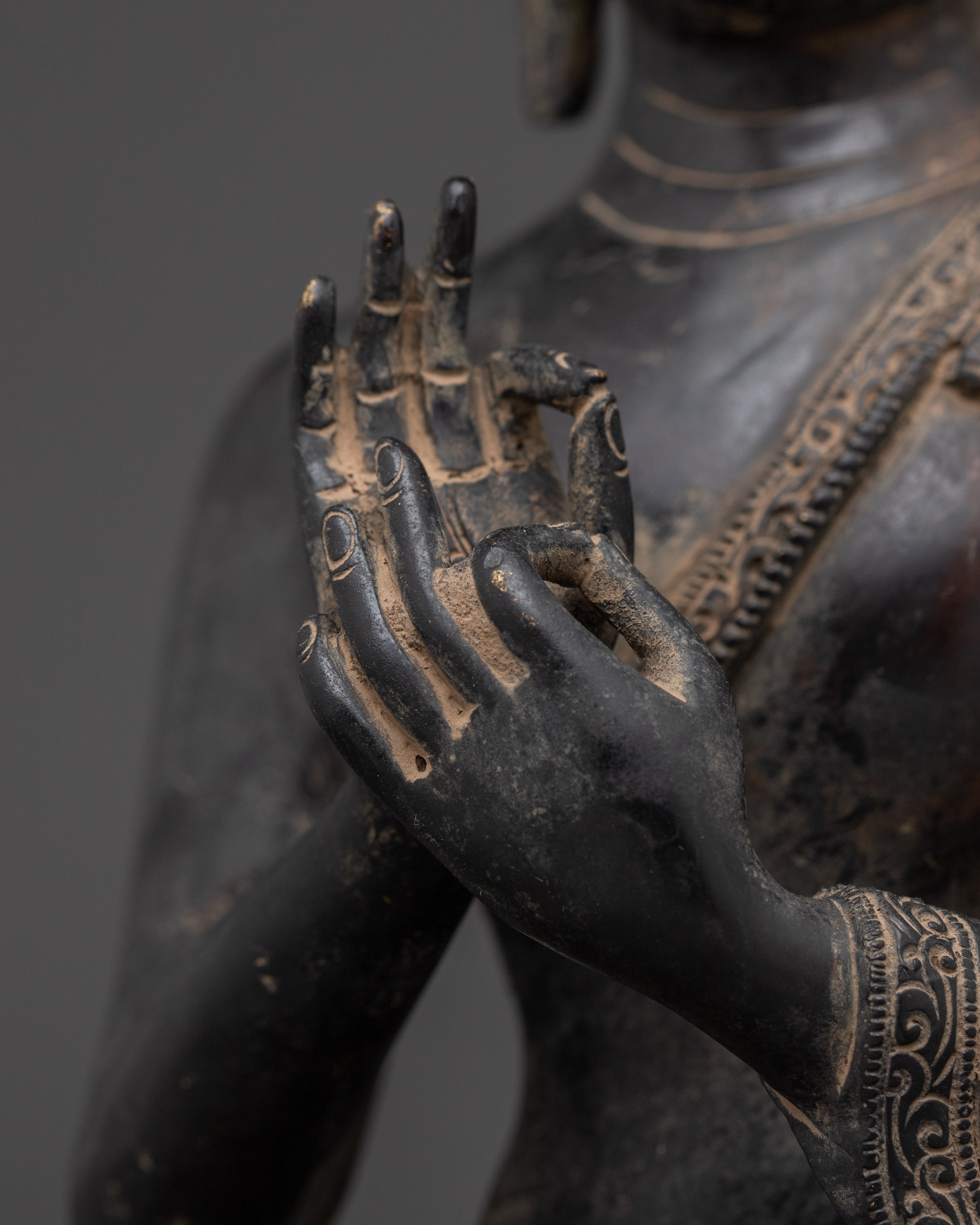 Serene Copper Vairocana Buddha Statue | Ideal for Meditation