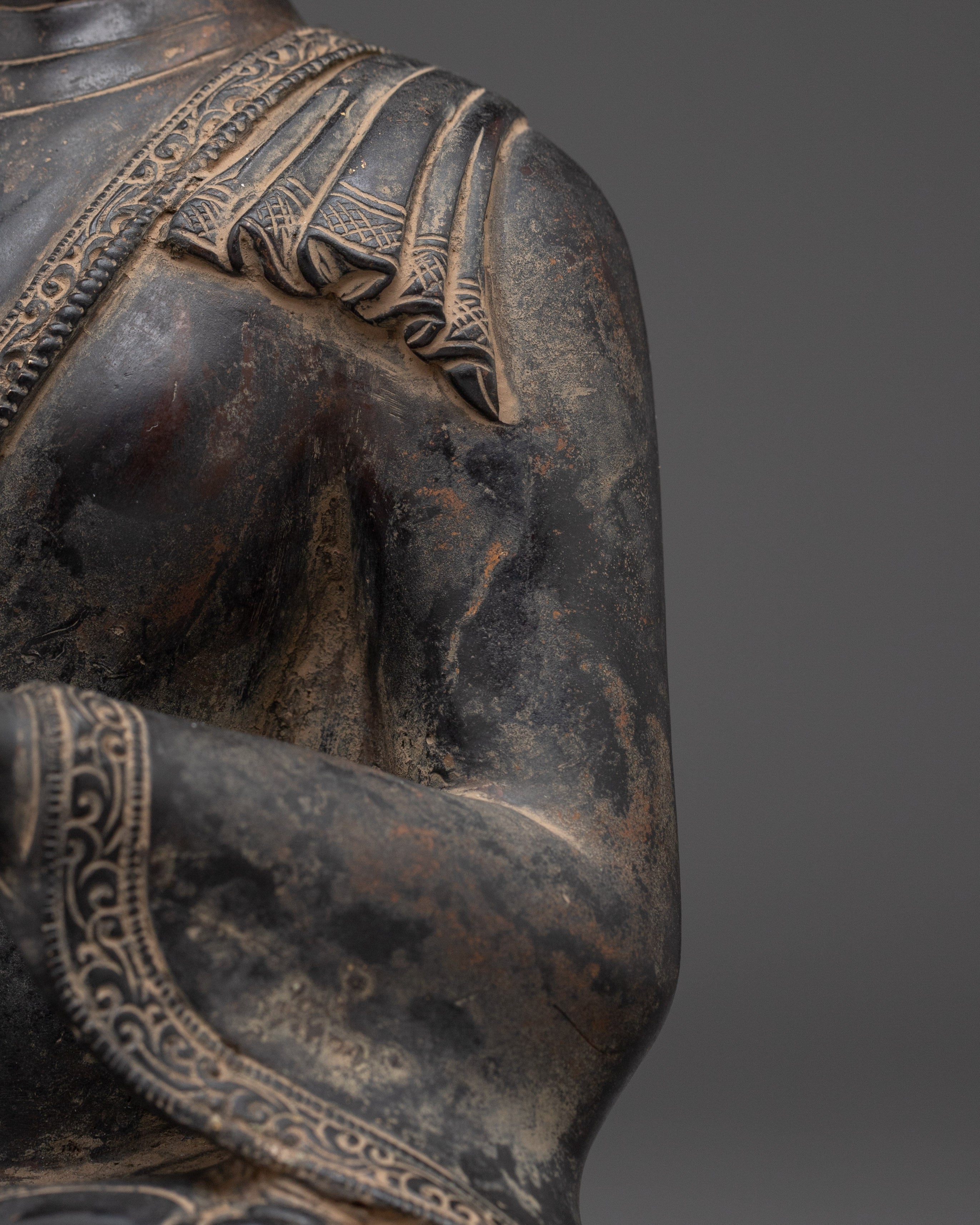 Serene Copper Vairocana Buddha Statue | Ideal for Meditation