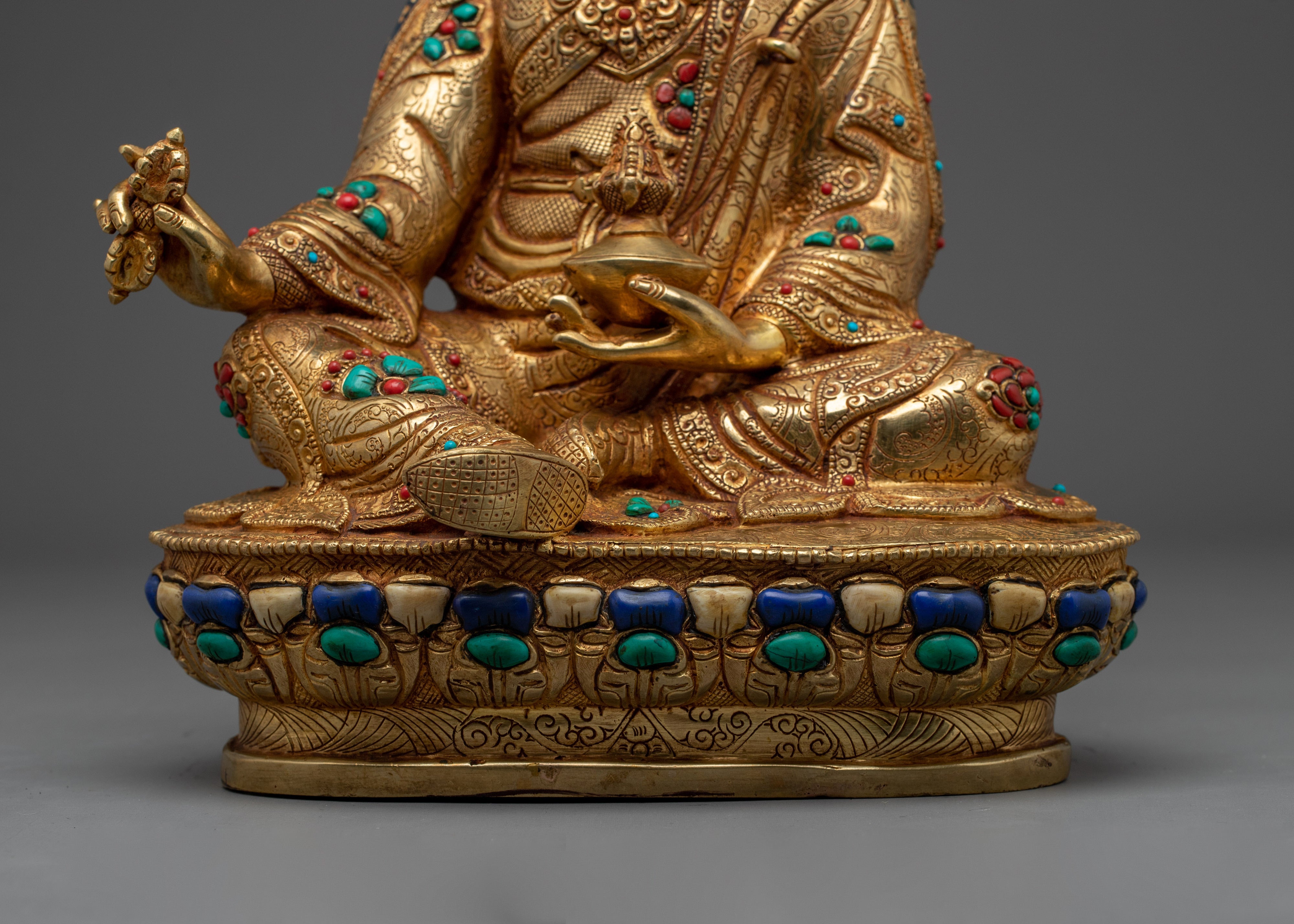 Guru Rinpoche Statue: Tibetan Buddhist Precious Guru