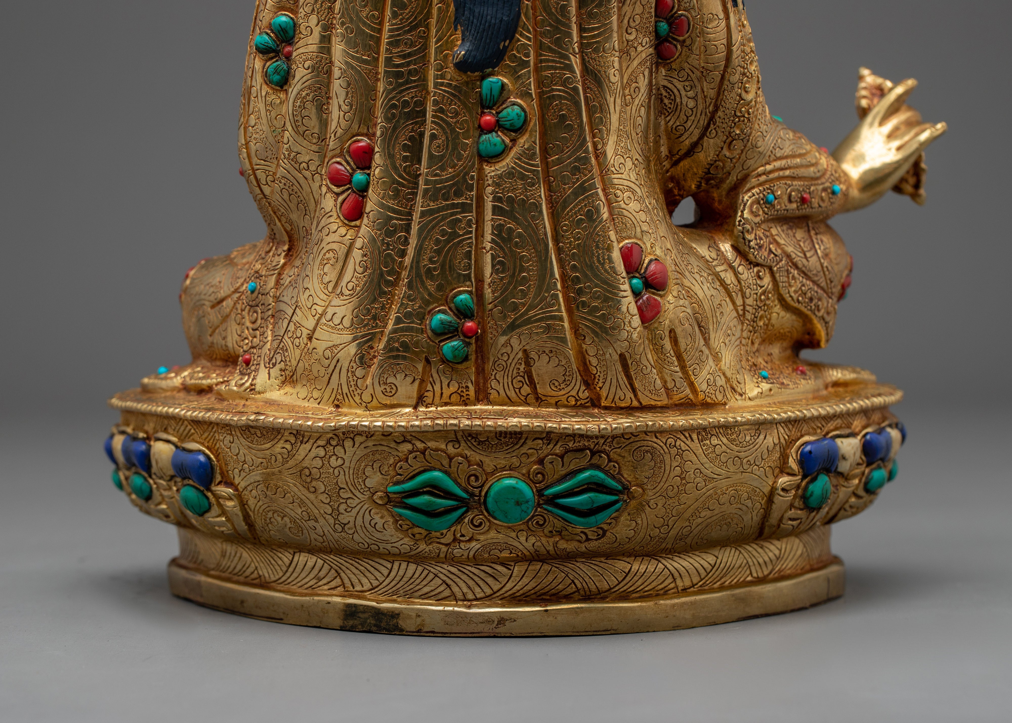Guru Rinpoche Statue: Tibetan Buddhist Precious Guru