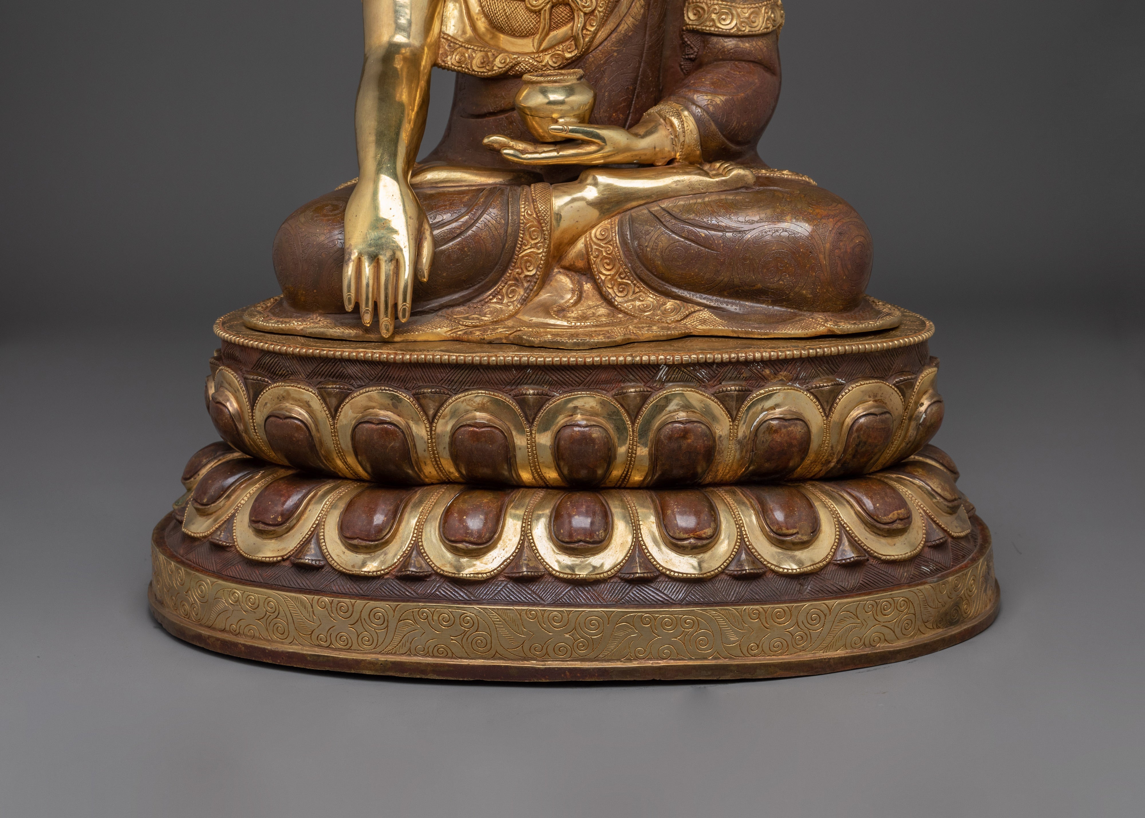 Shakyamuni Buddha Statue in Copper with 24K Gold Gilding | Spiritual Decor