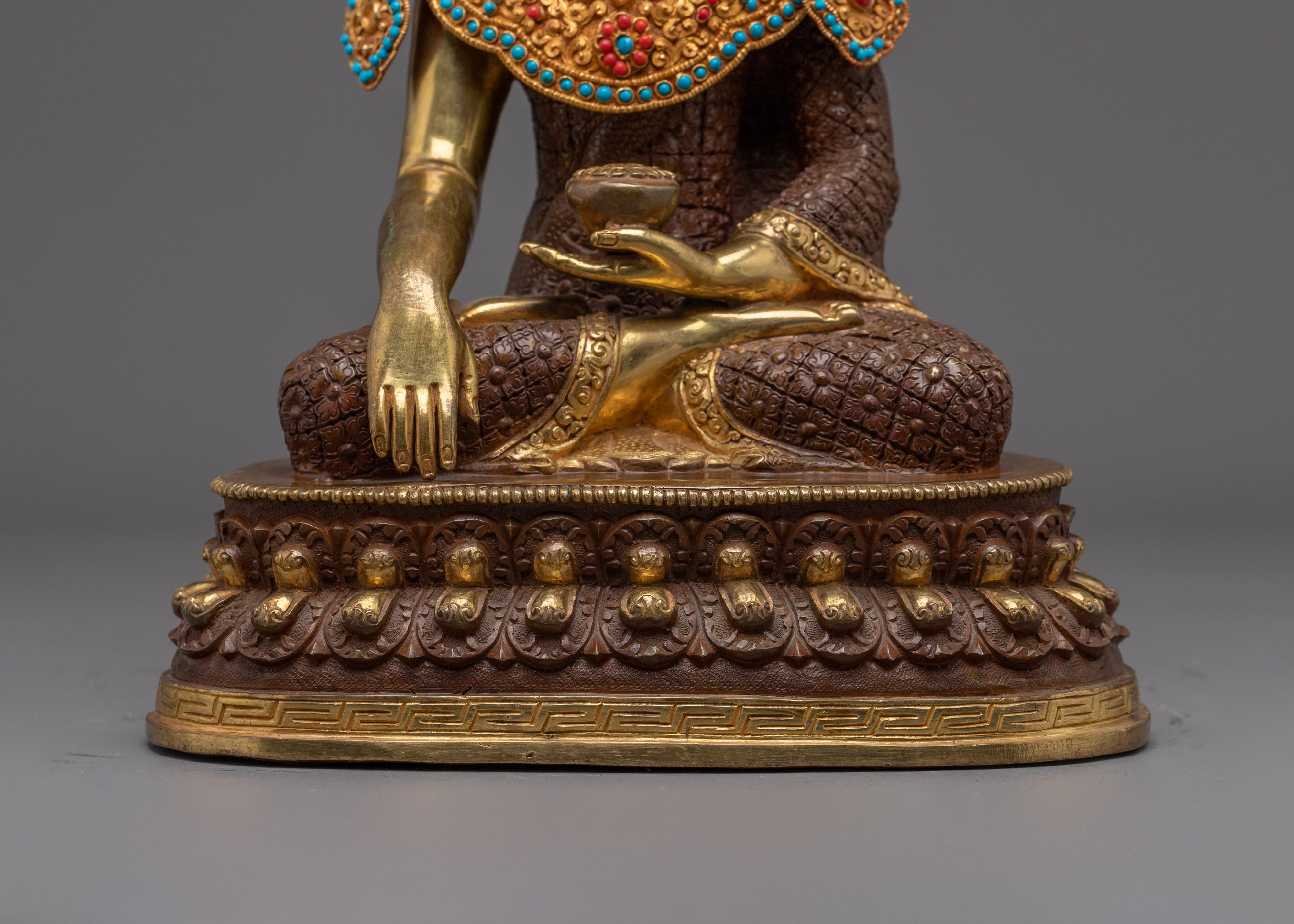 Crowned Shakyamuni Buddha Statue: Buddhism Founder