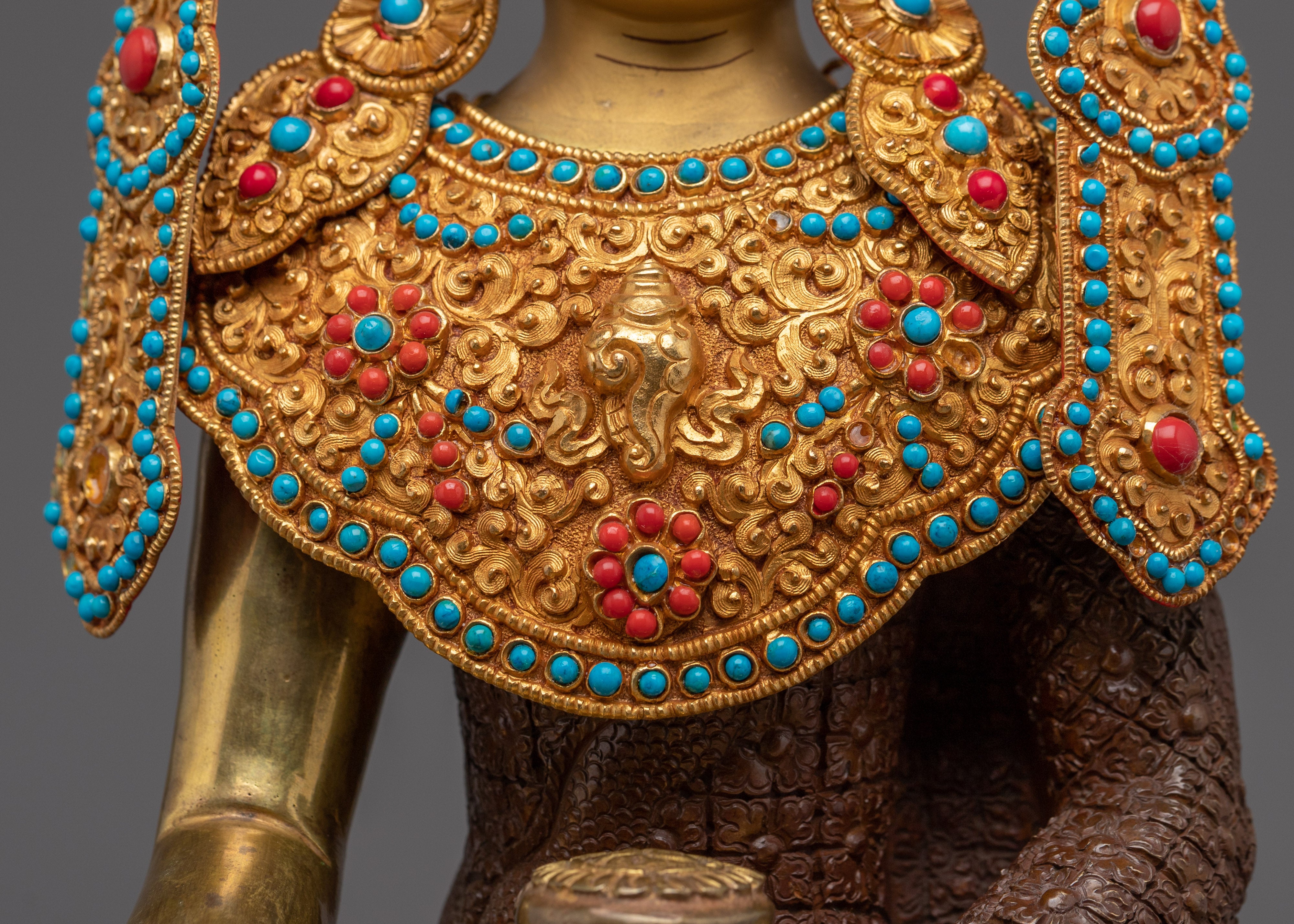 Crowned Shakyamuni Buddha Statue: Buddhism Founder