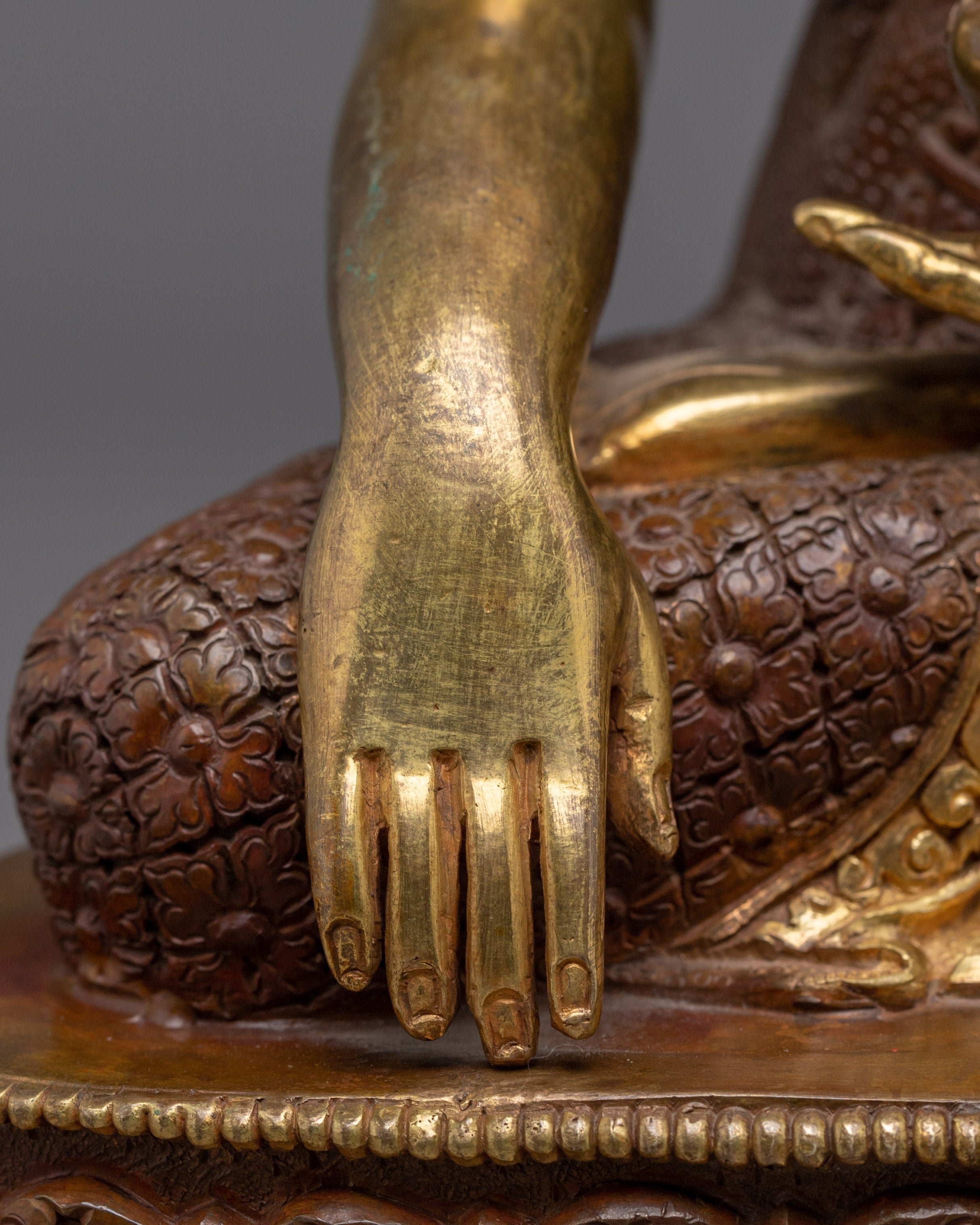 Crowned Shakyamuni Buddha Statue: Buddhism Founder