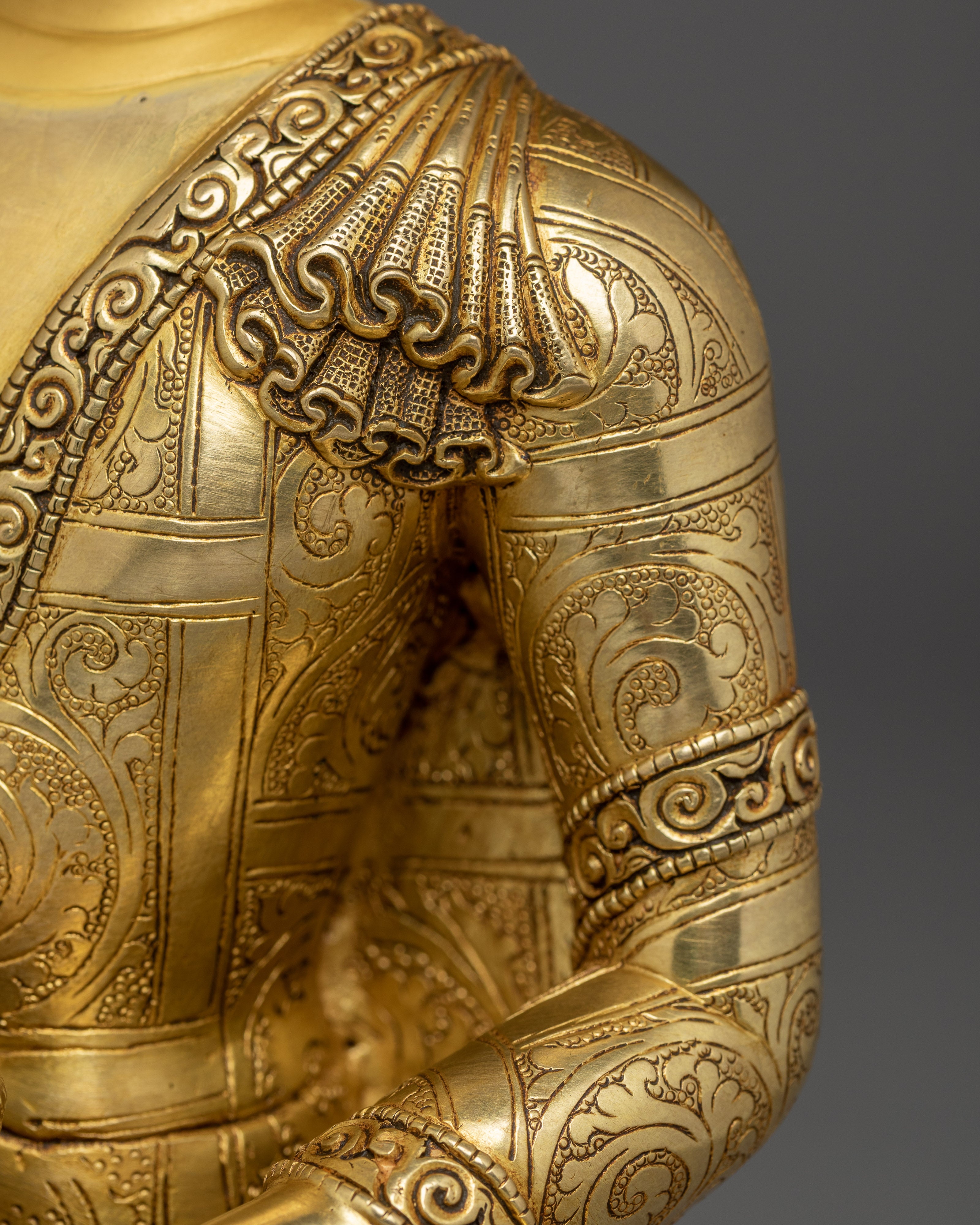 Golden Amitabha Buddha Statue: The Ruler of the Pure Land