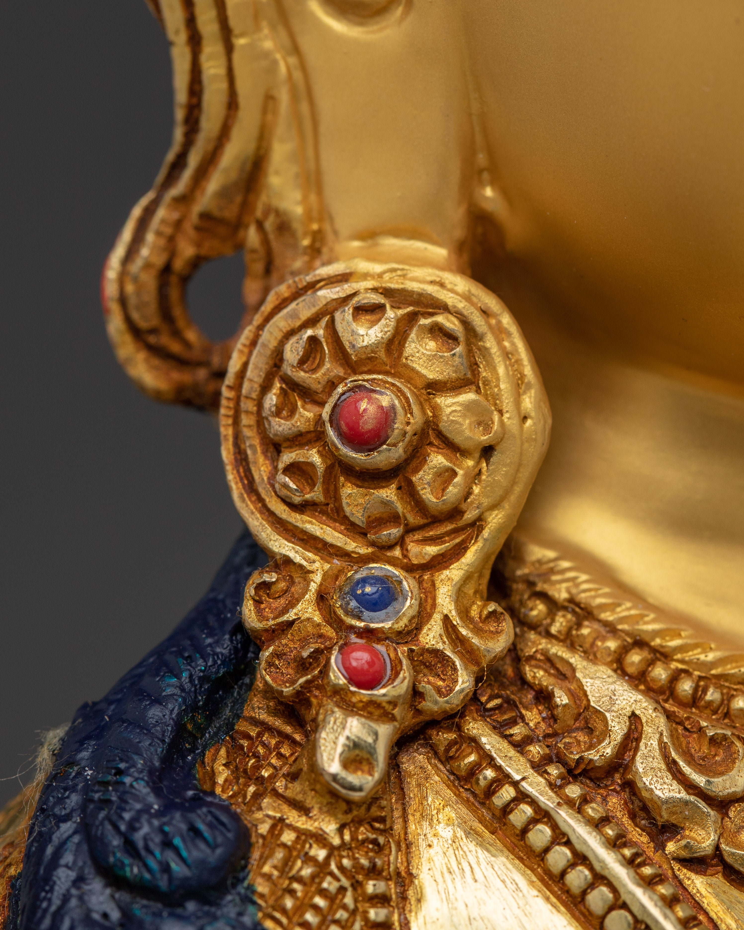 Chenrezig Statue: Lord of Compassion