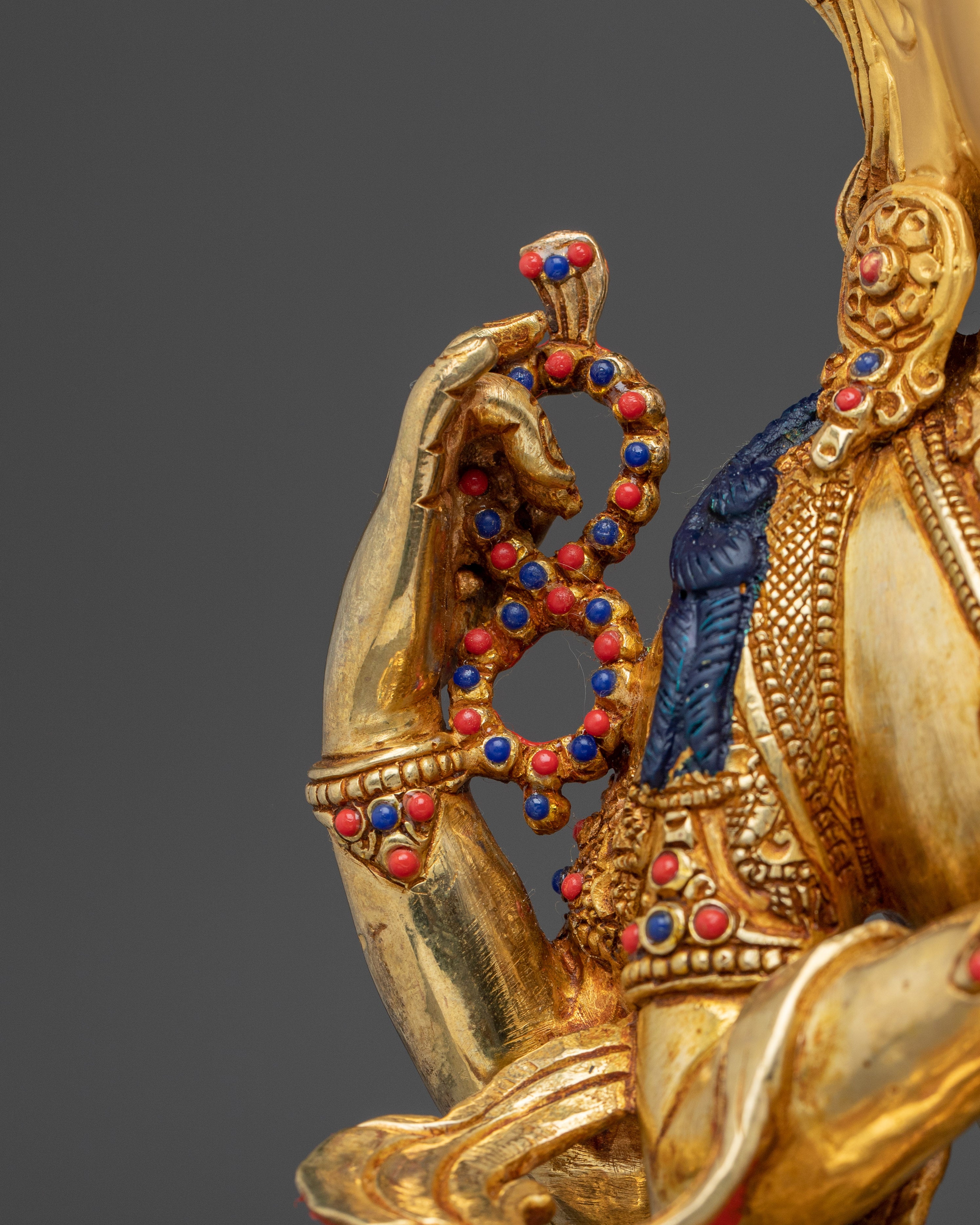 Chenrezig Statue: Lord of Compassion