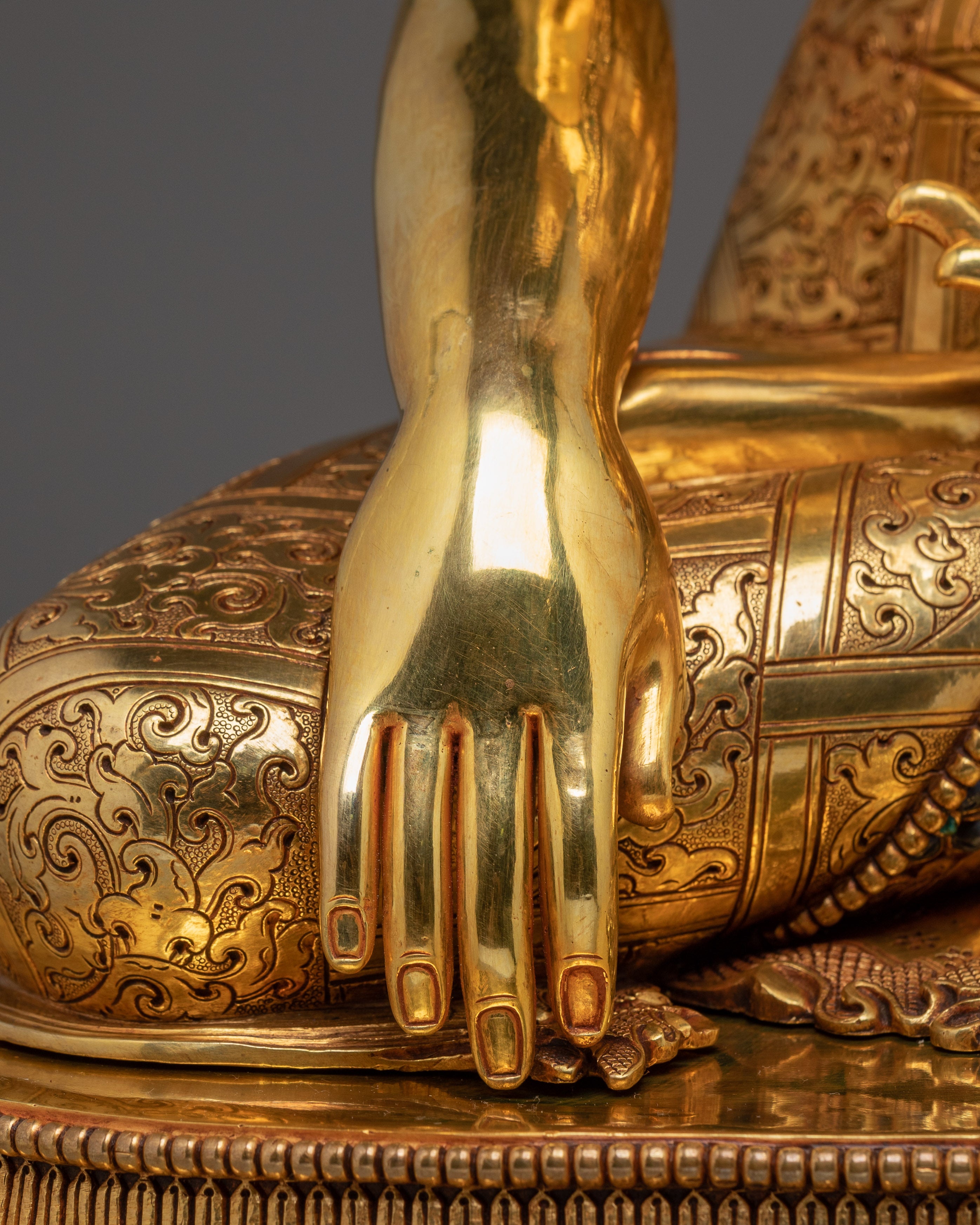 Enlightened Golden Shakyamuni Buddha Artwork | Mindfulness Sculpture