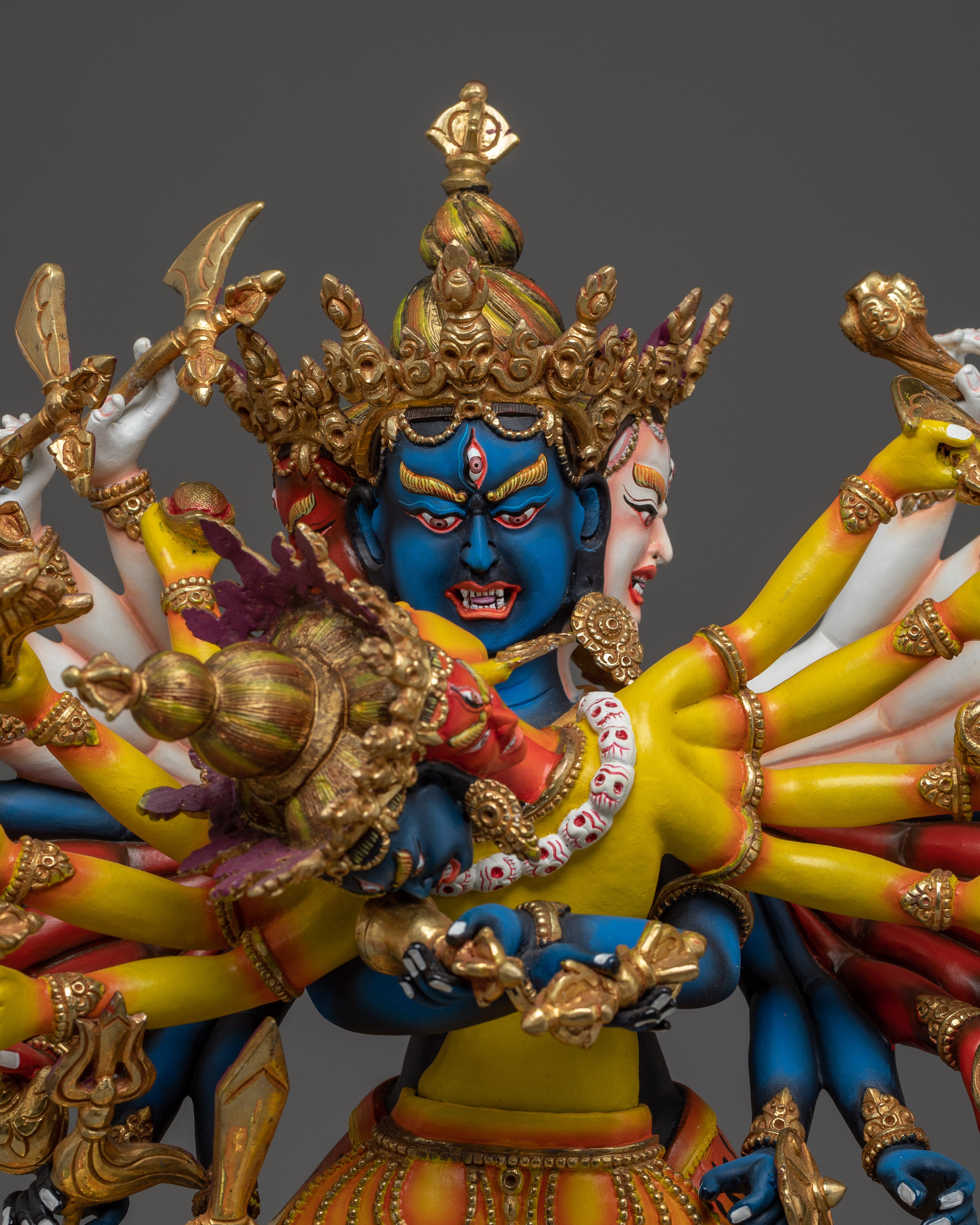洋書 Celebrating Kalachakura Through Art Kalachakra with Consort Colorful Statue | Traditional Artwork
