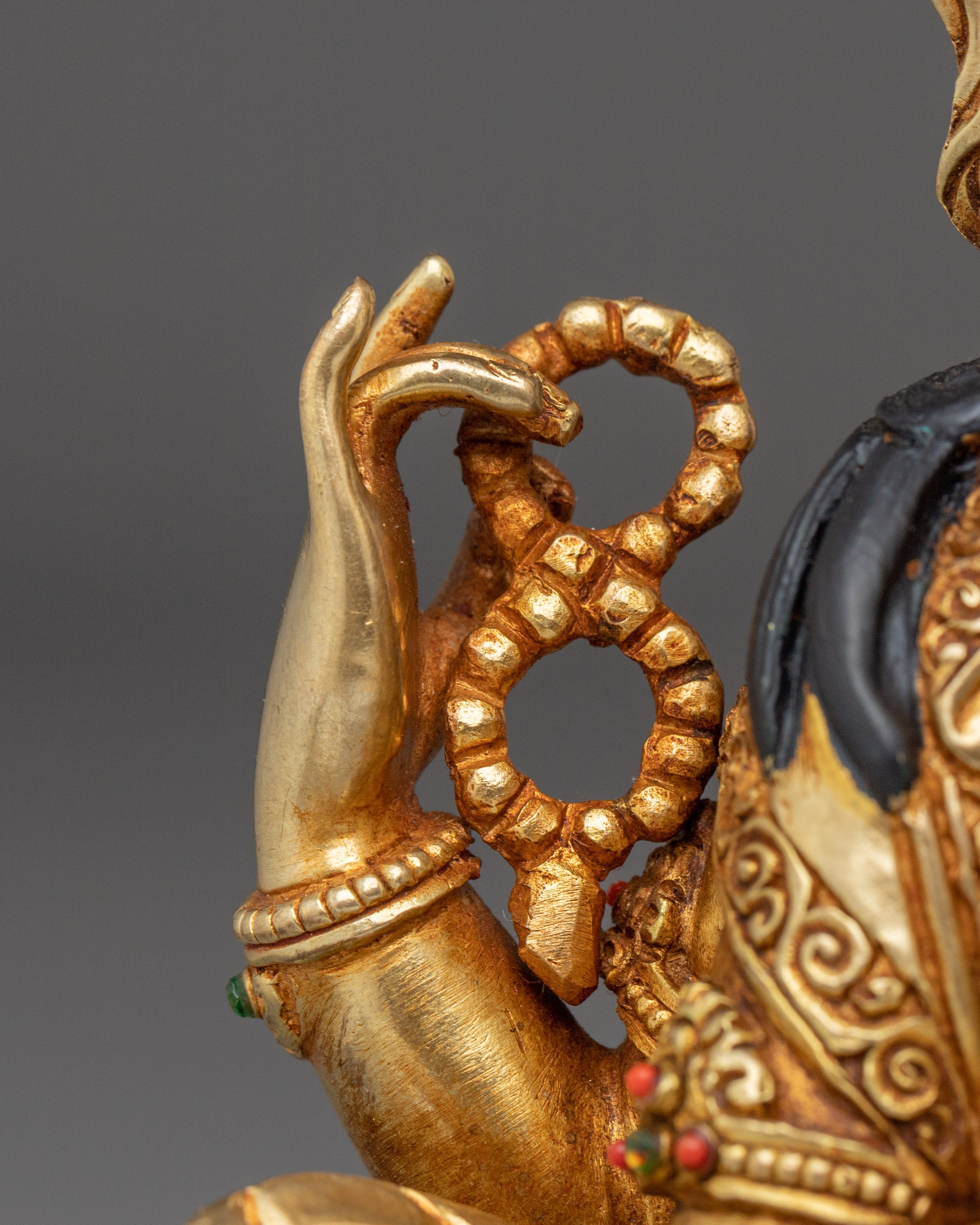 Divine Bodhisattva chenrezig Statue: Lord of Compassion