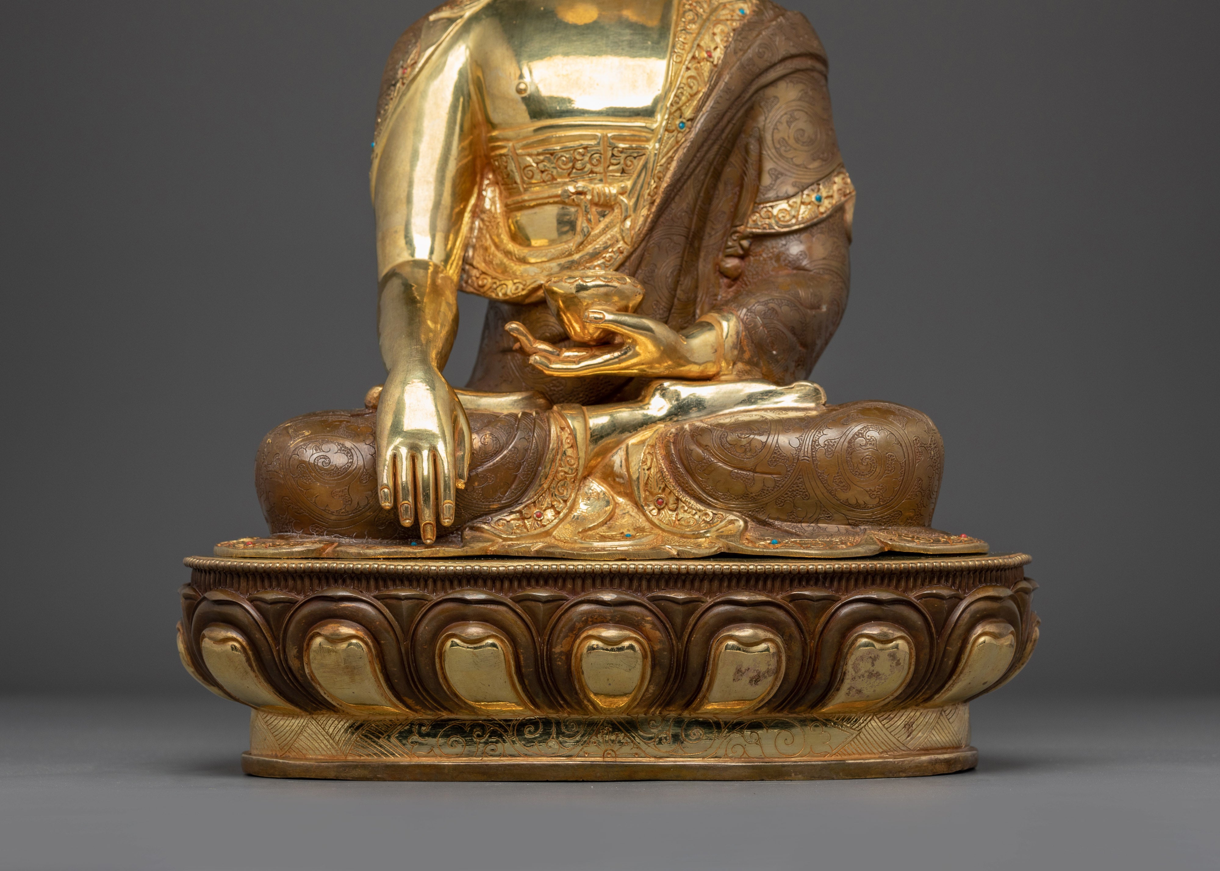 Shakyamuni Buddha: The Honored Dharma Teacher
