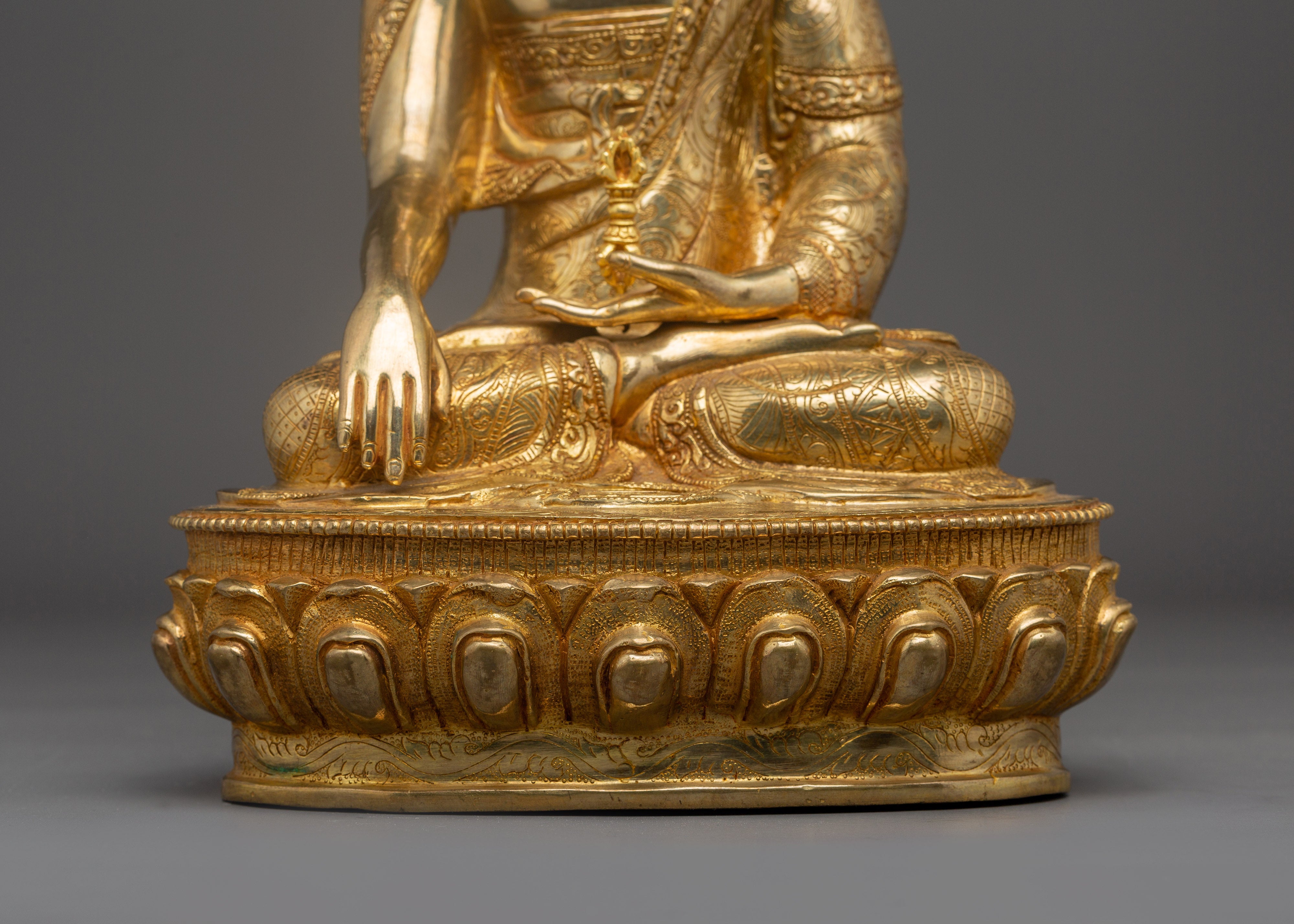 Mitrugpa Statue:The Unshakable One