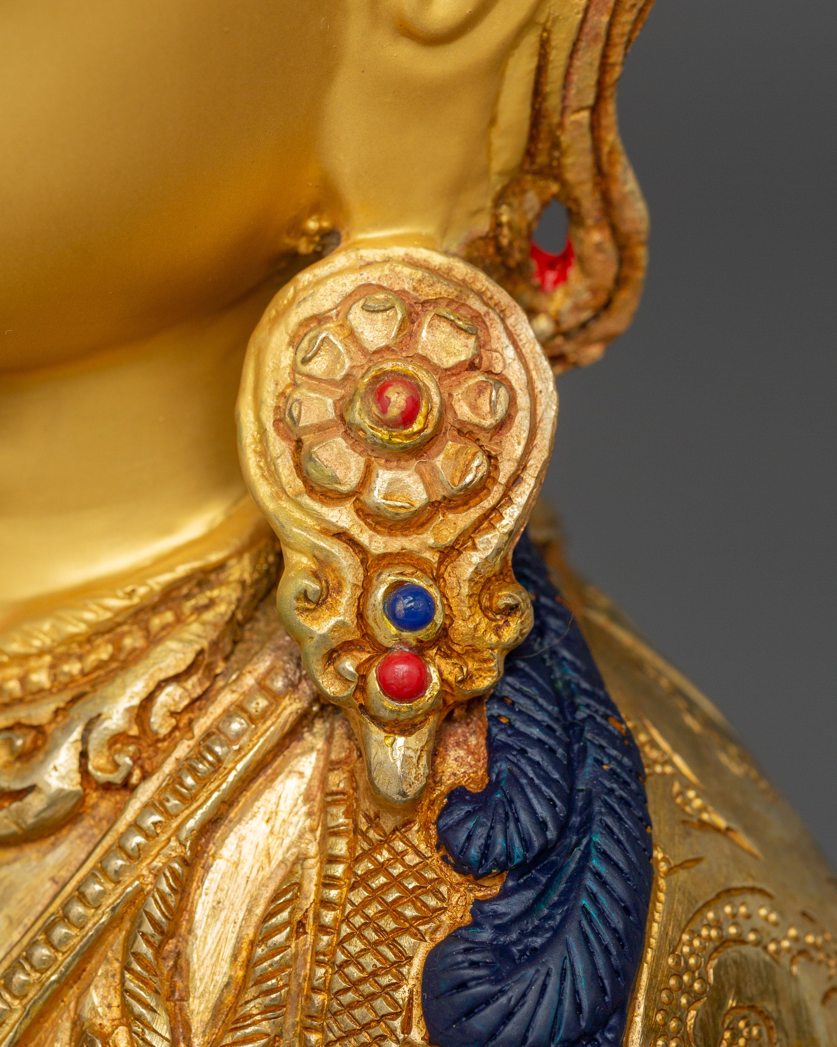 Golden Art of Bodhisattva Chenrezig for Meditation