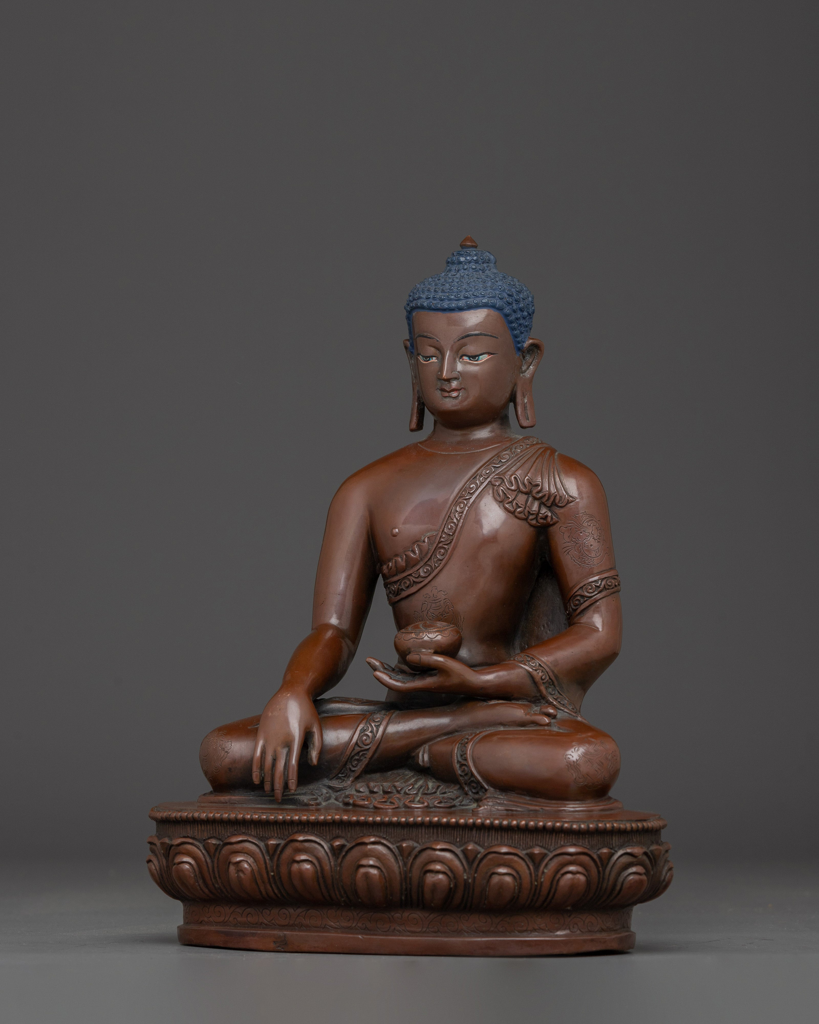 Buddha Shakyamuni Statue: The Enlightened Teacher