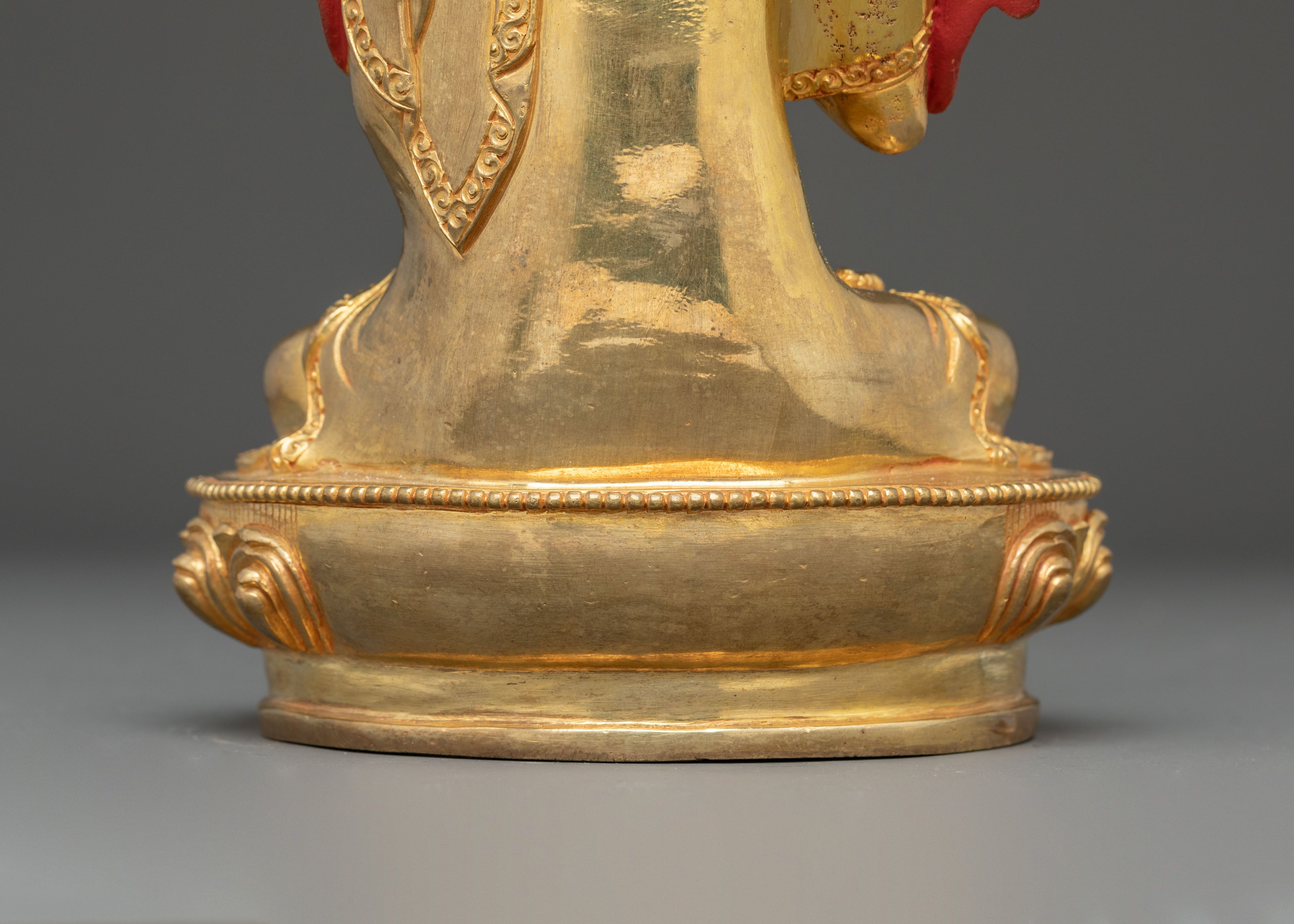 Tsongkhapa Statue Set: Symbolism of Wisdom and Compassion