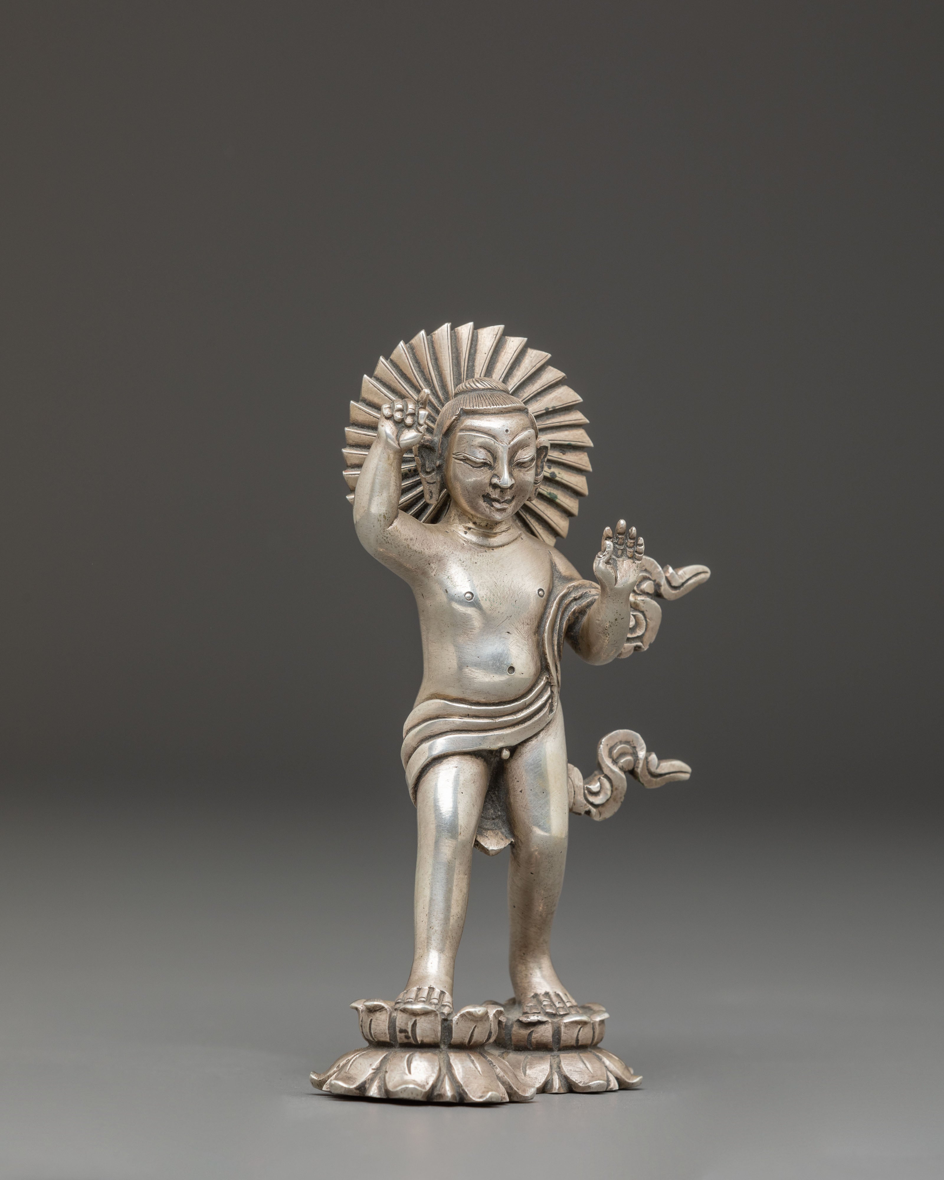 Majestic Little Buddha Statue - A Symbol of Enlightenment's Balance