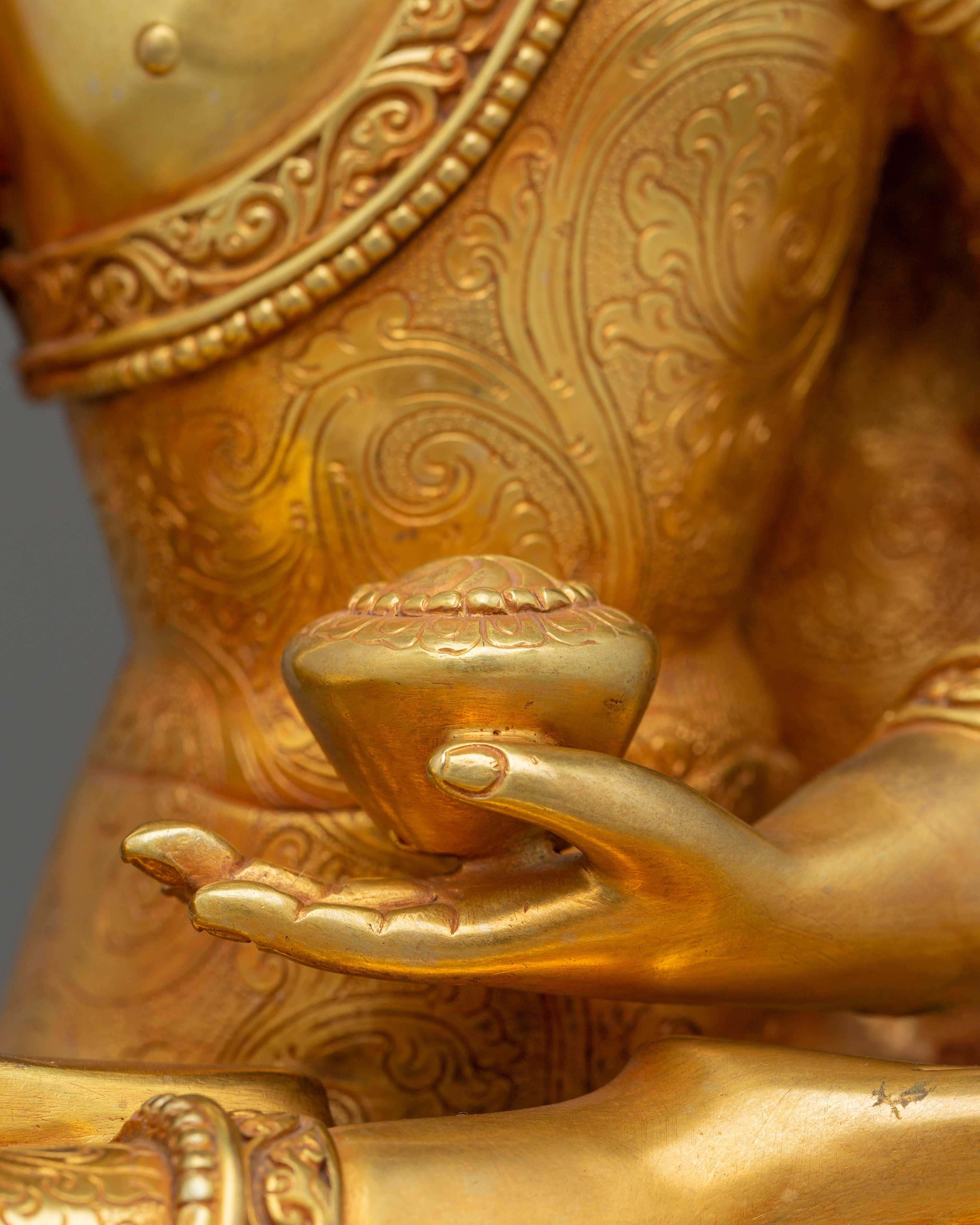 Shakyamuni Buddha Statue: Symbol of Power and Wisdom