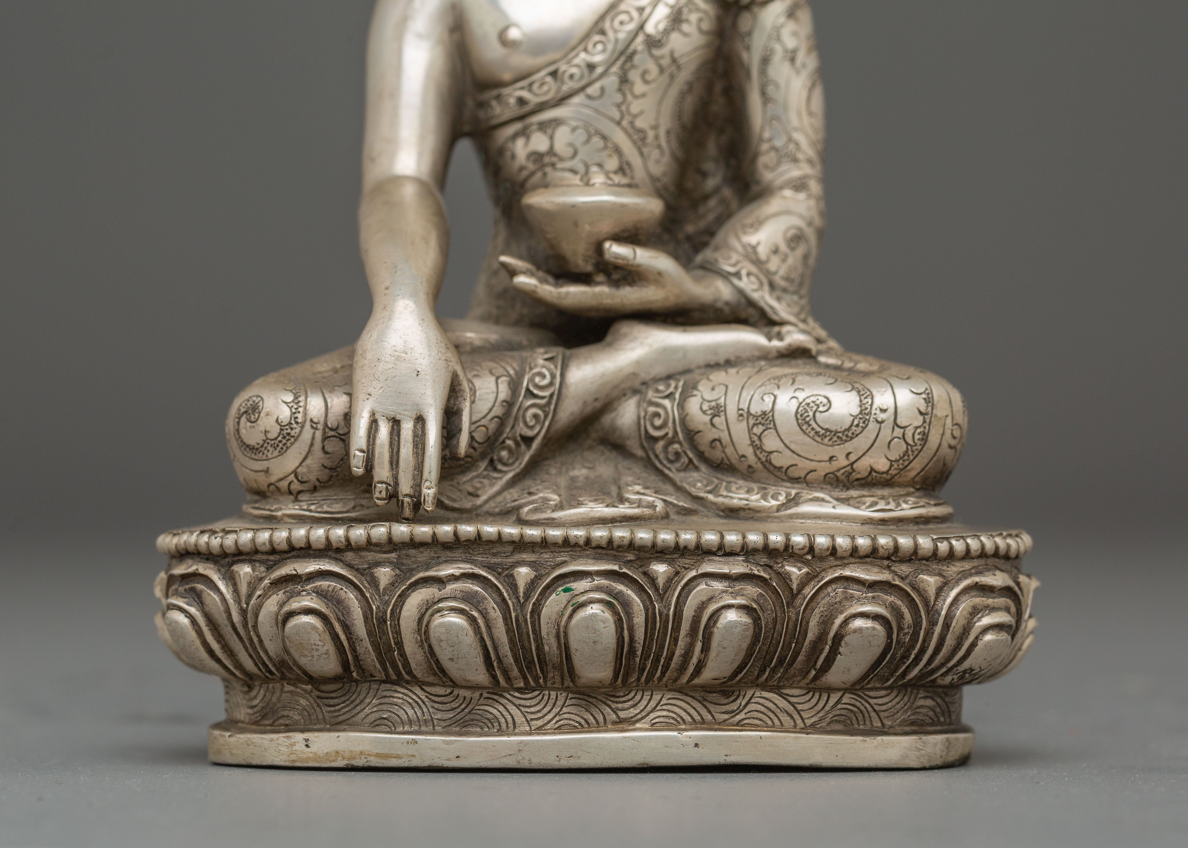 Shakyamuni Statue : Buddha of Power and Wisdom