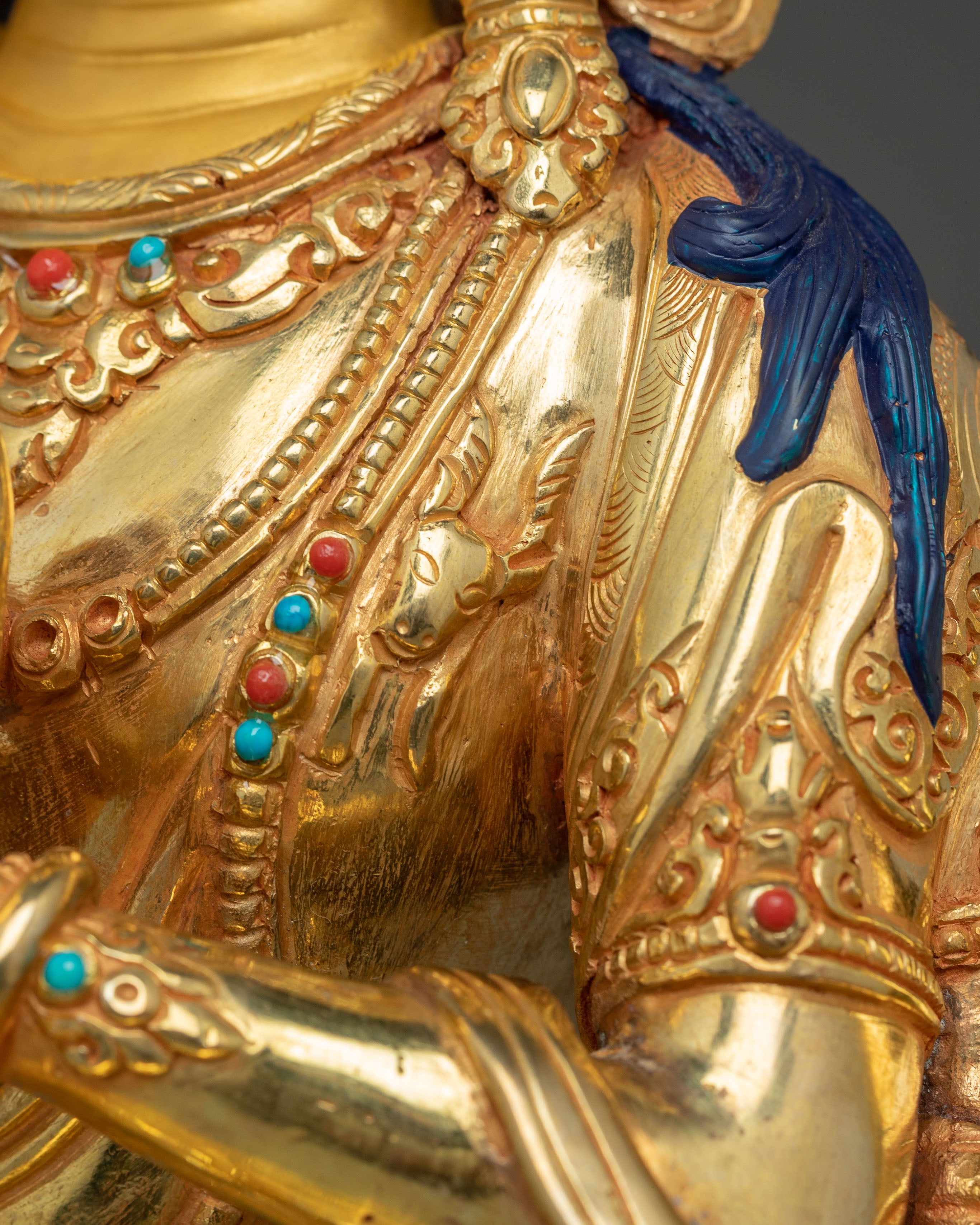 Sacred Chenrezig Statue: Tibetan Icon for Blessings