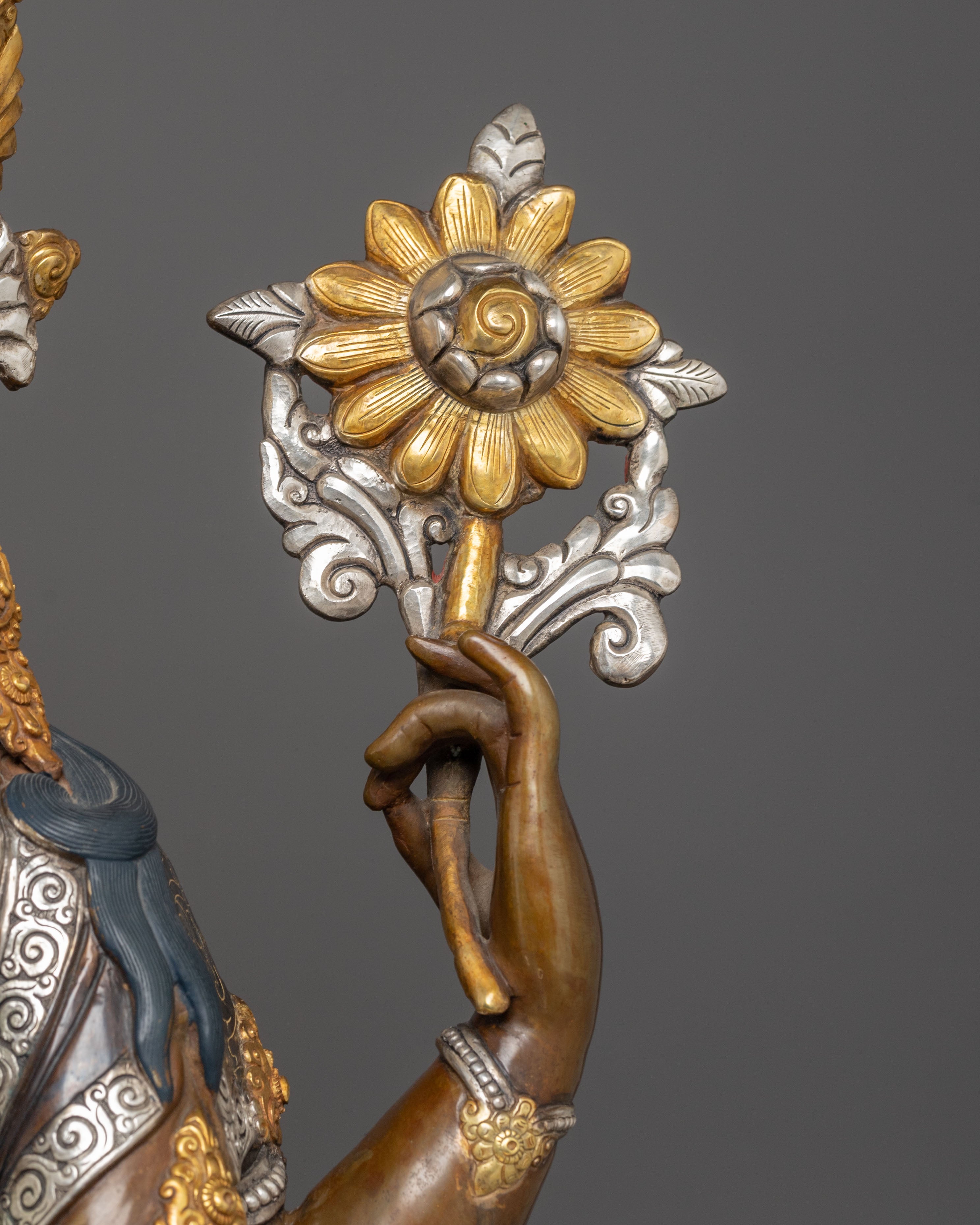 Chenrezig Statue : Guiding Towards Enlightenment