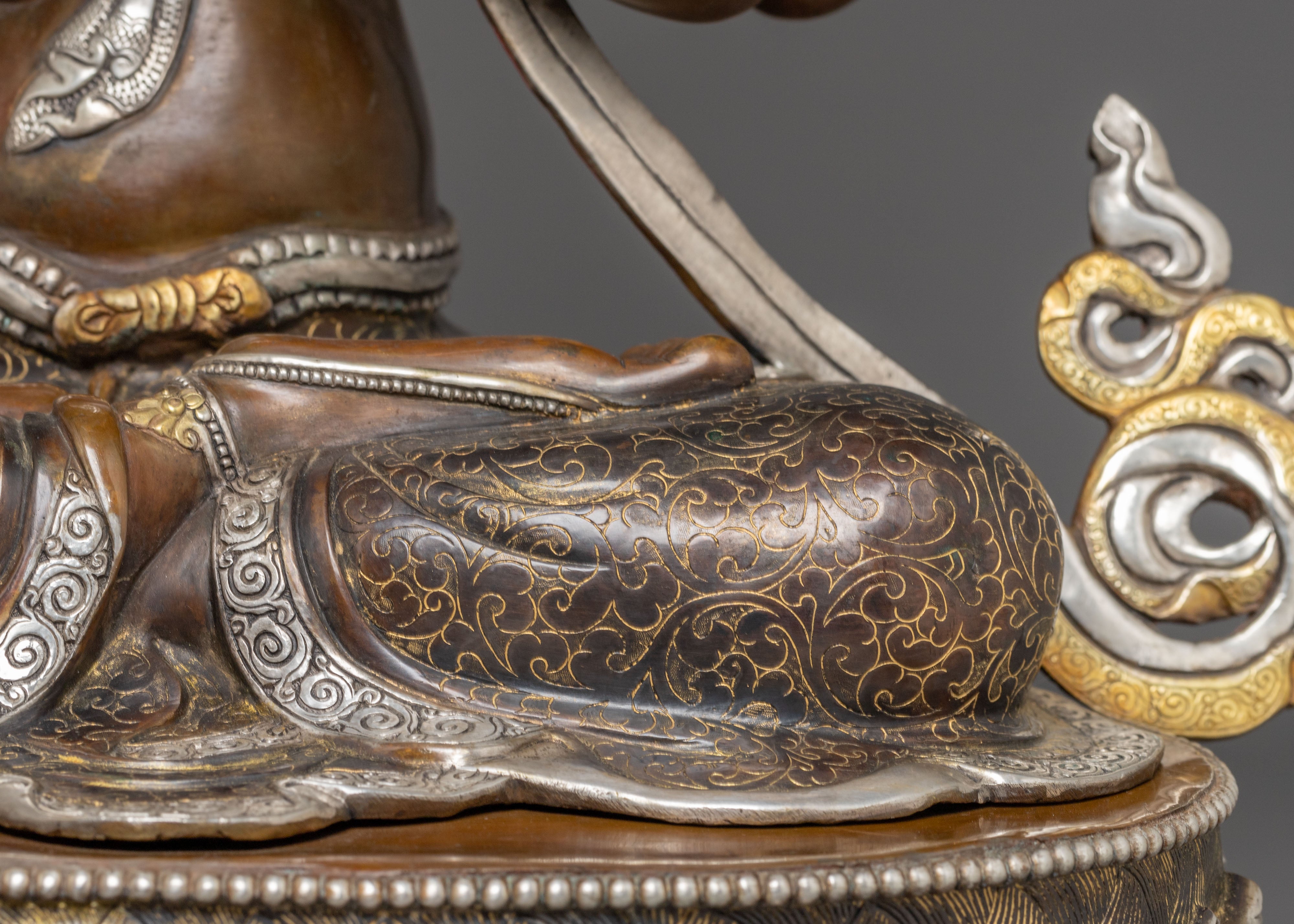 Chenrezig Statue : Guiding Towards Enlightenment