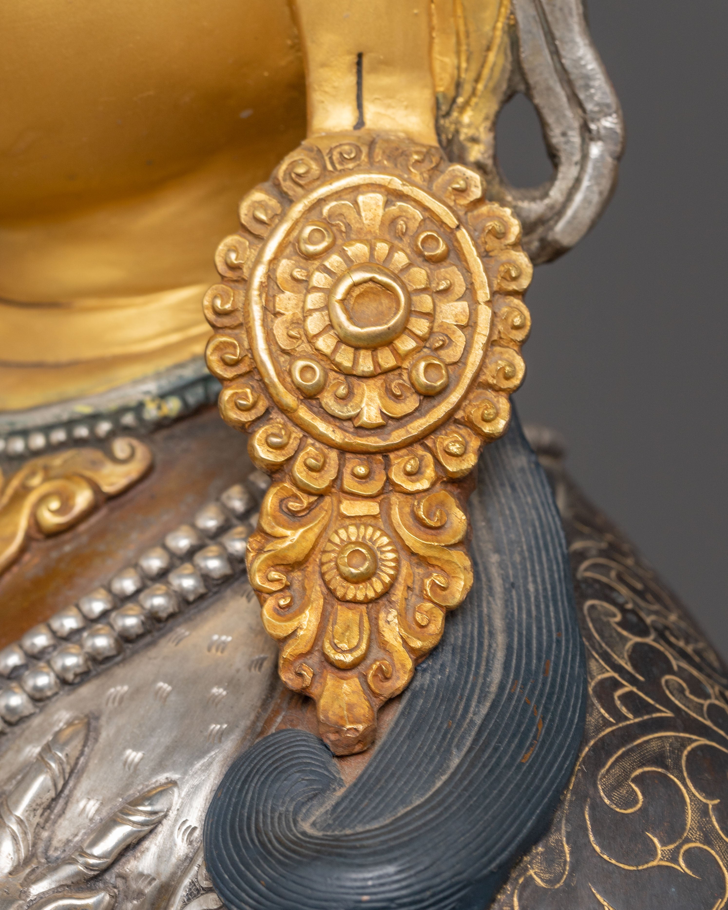Chenrezig Statue : Guiding Towards Enlightenment