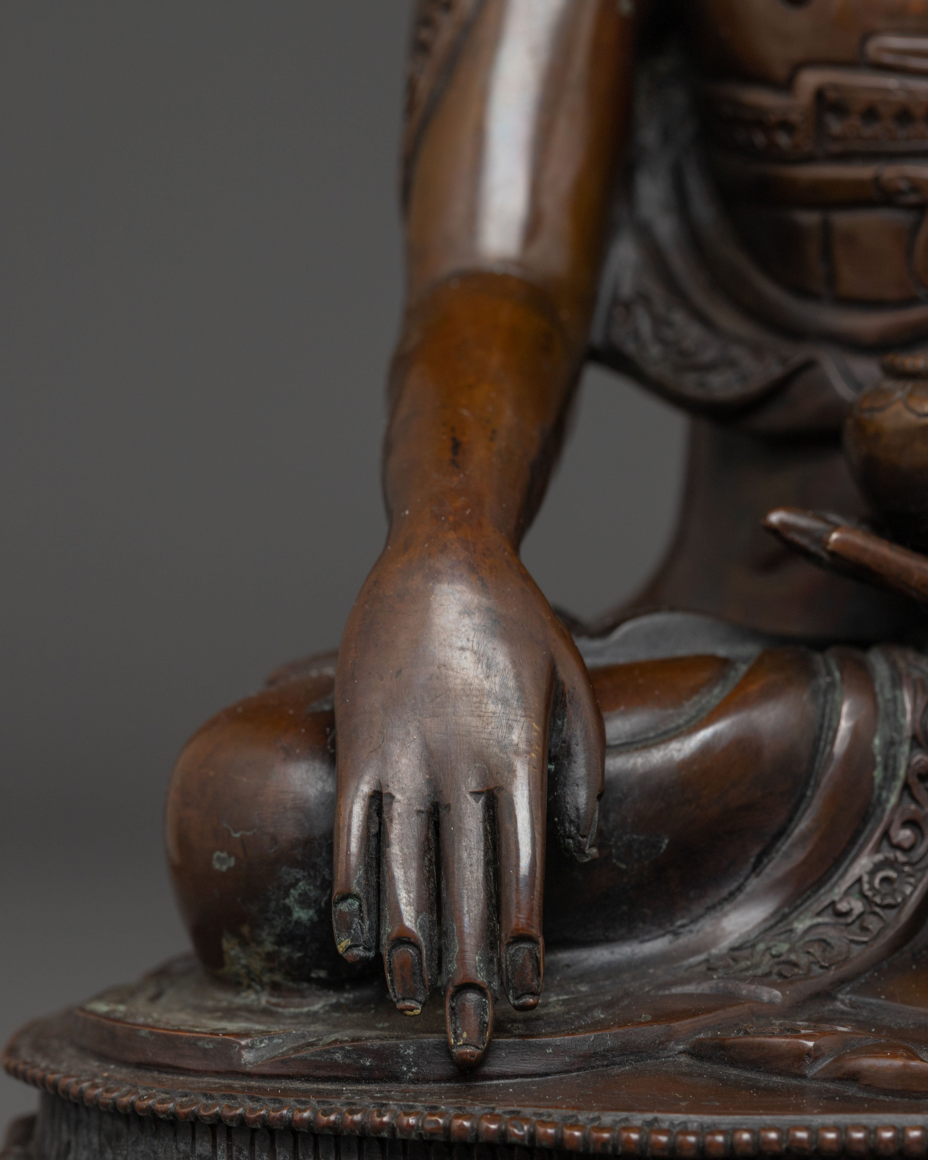 Oxidized Copper Statue of Buddha Shakyamuni