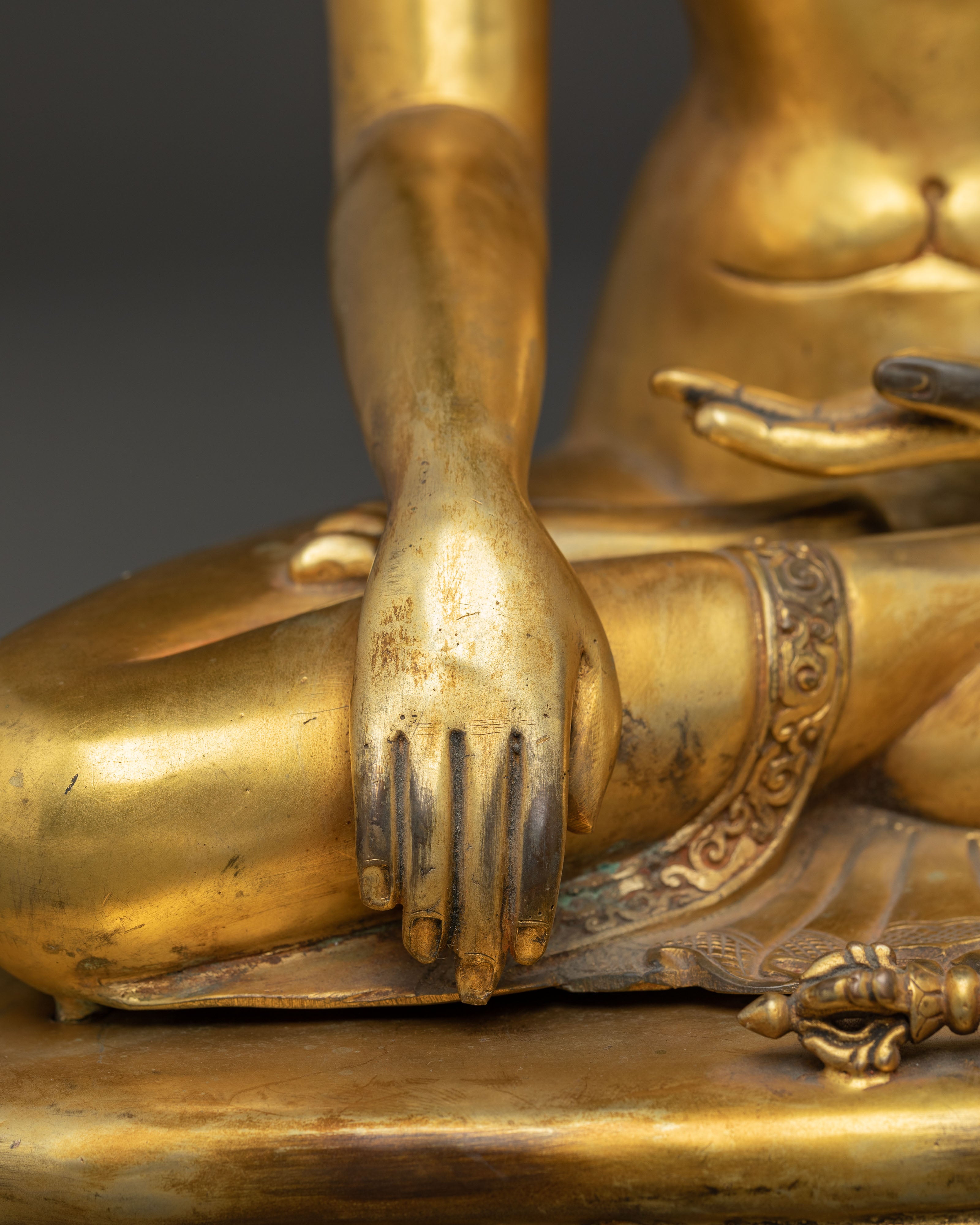 Shakyamuni Buddha Statue : Founder of Buddhism