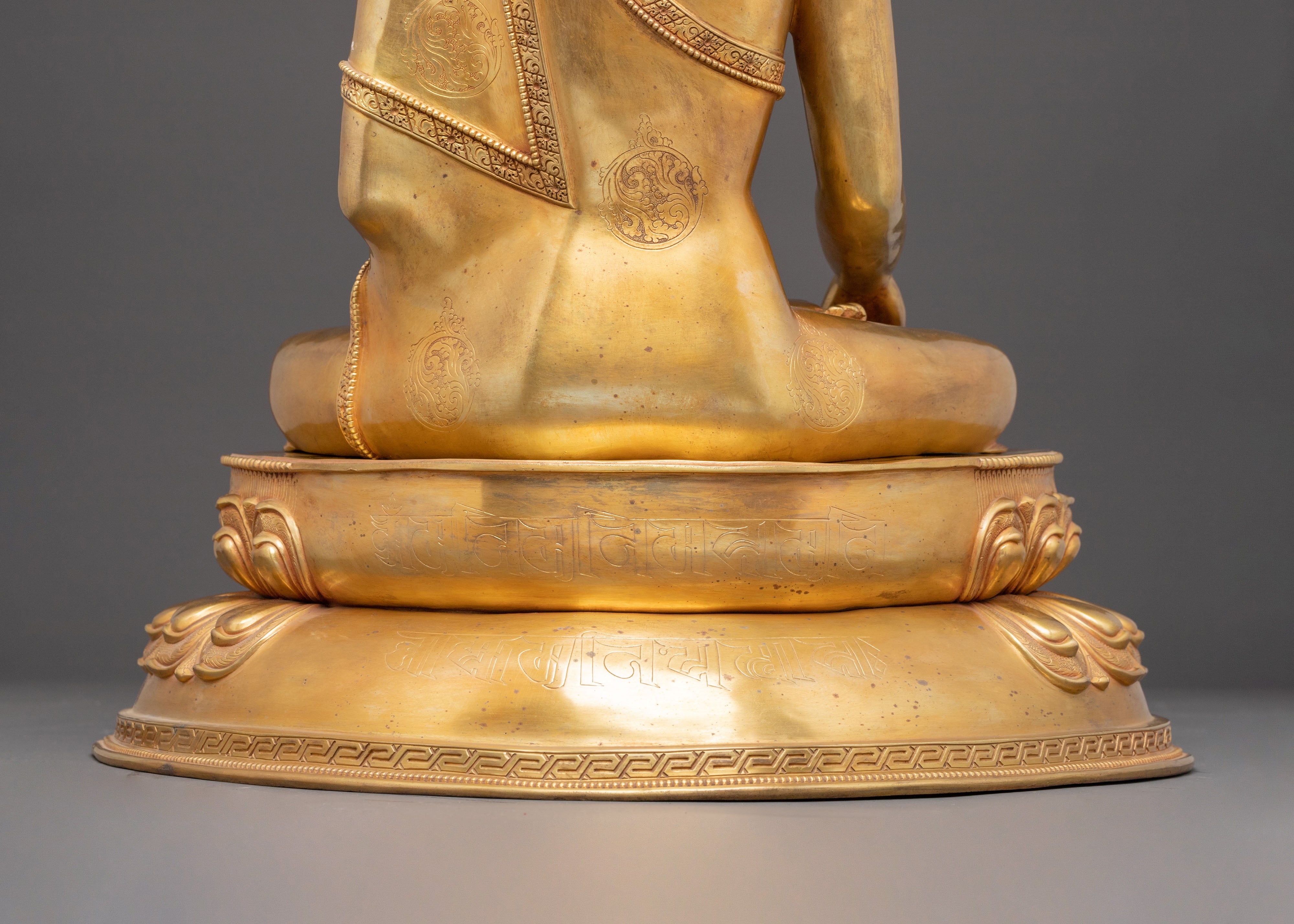 Shakyamuni Buddha Statue: Symbol of Wisdom and Compassion