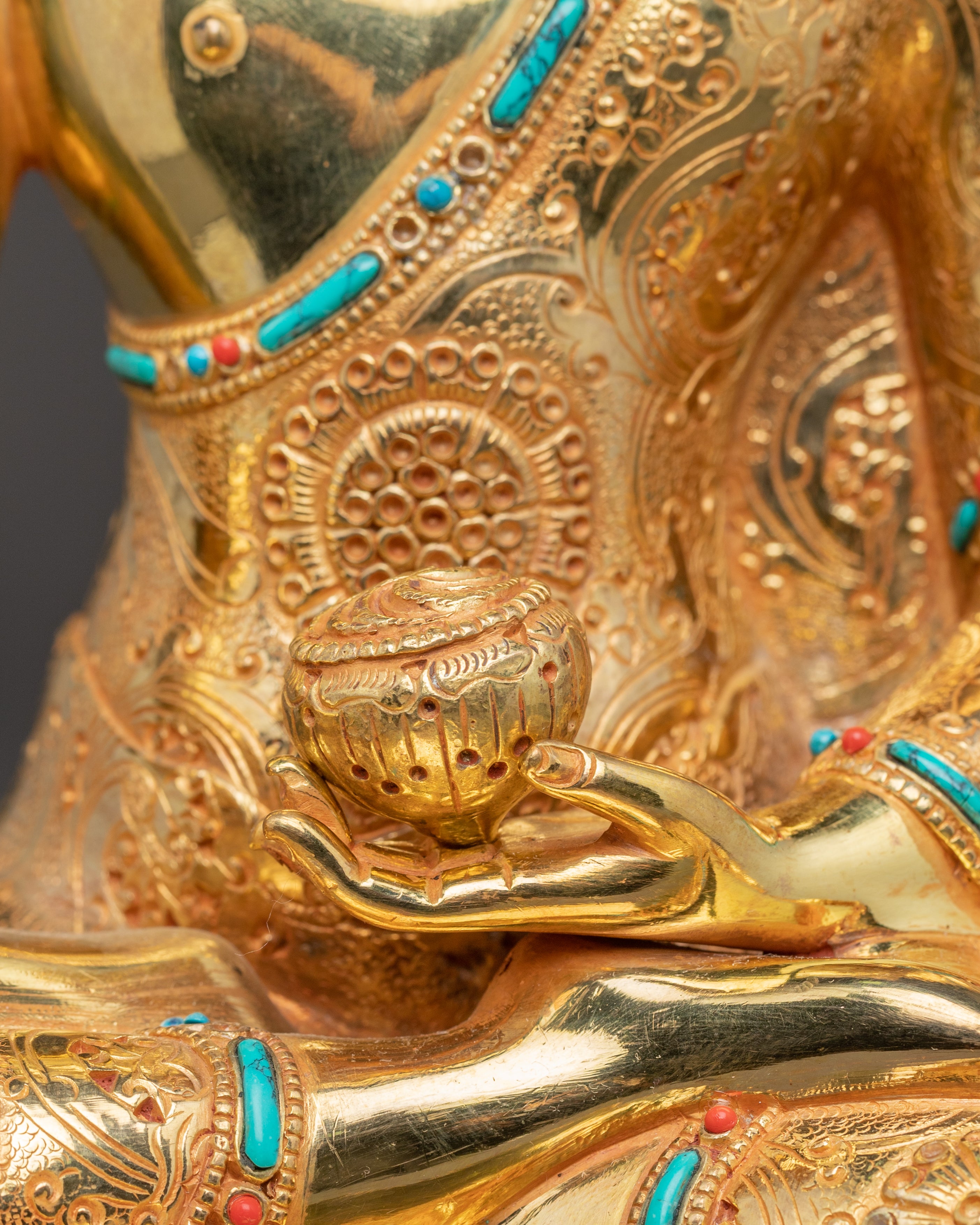 Gautama Buddha Statue: Influential Spiritual Teacher