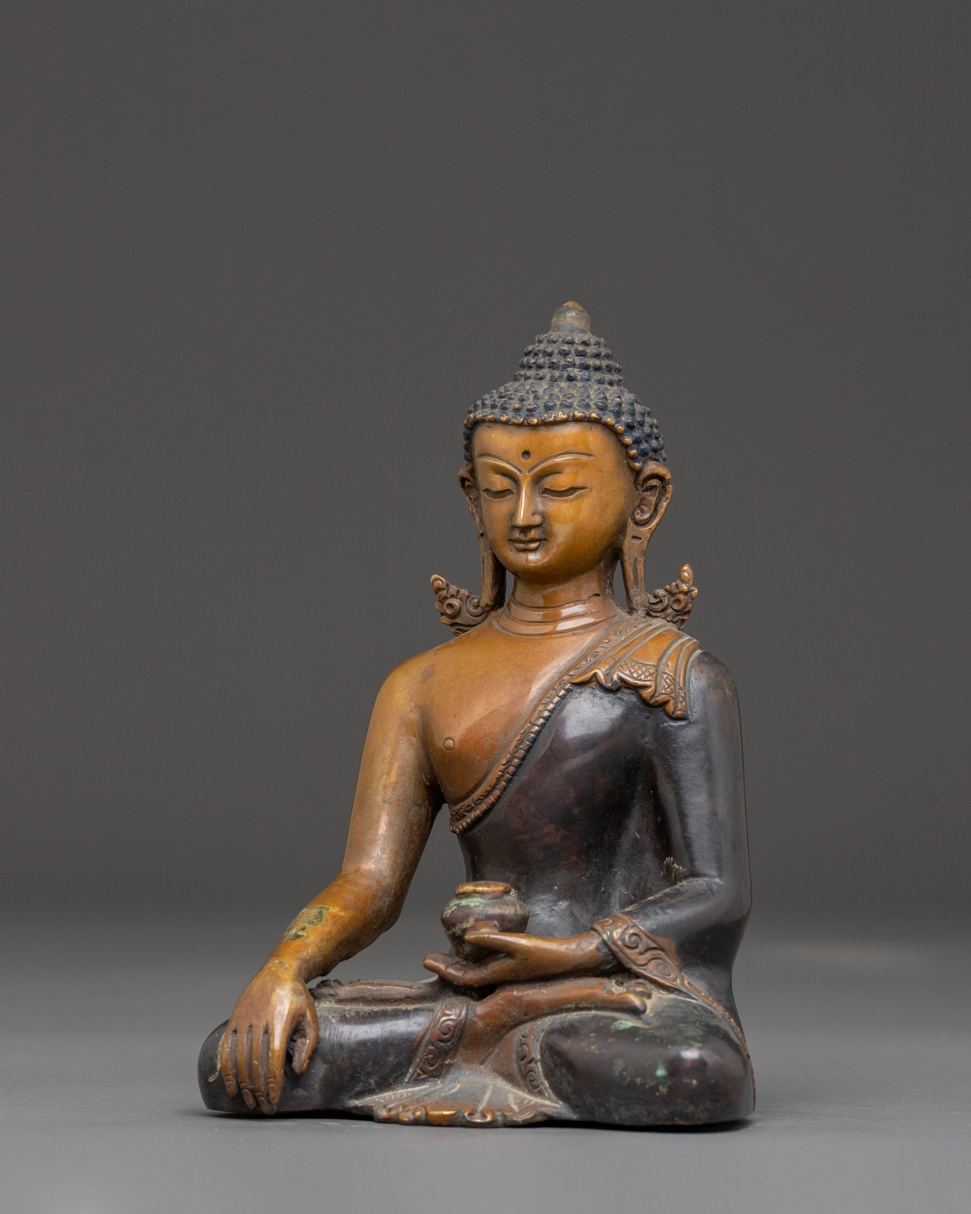 Handcrafted Shakyamuni Buddha Oxidized Copper Statue | Gautama Buddha Artwork